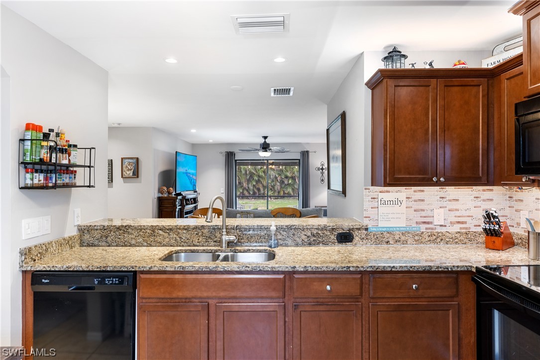 1402 SW 10th TER