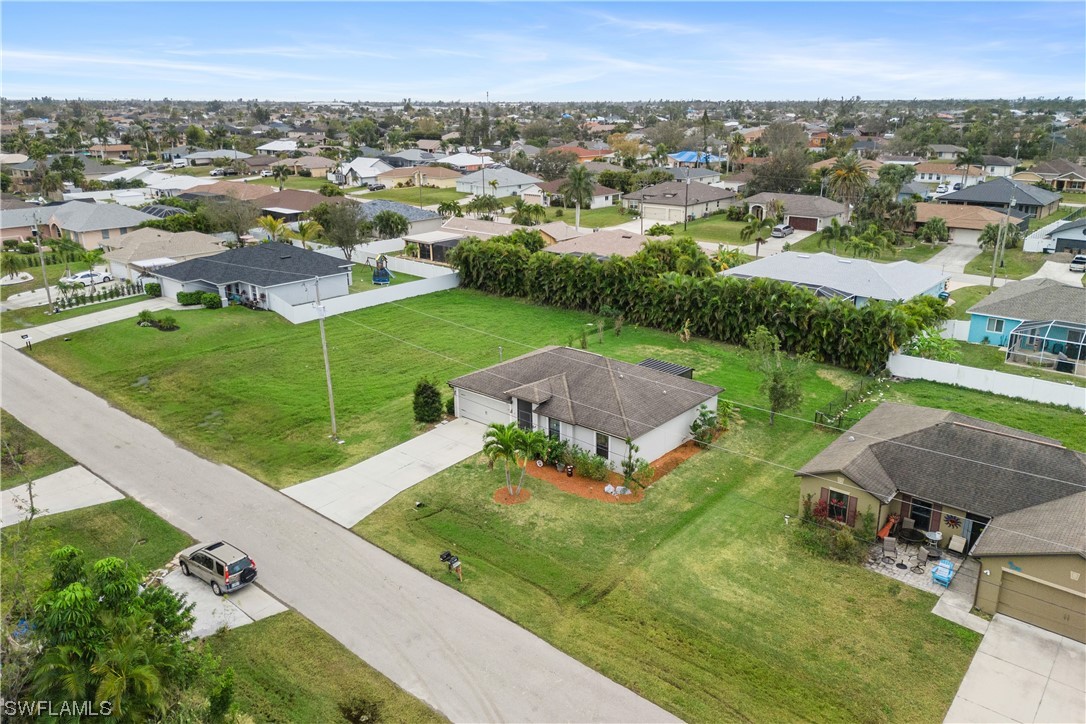 1402 SW 10th TER