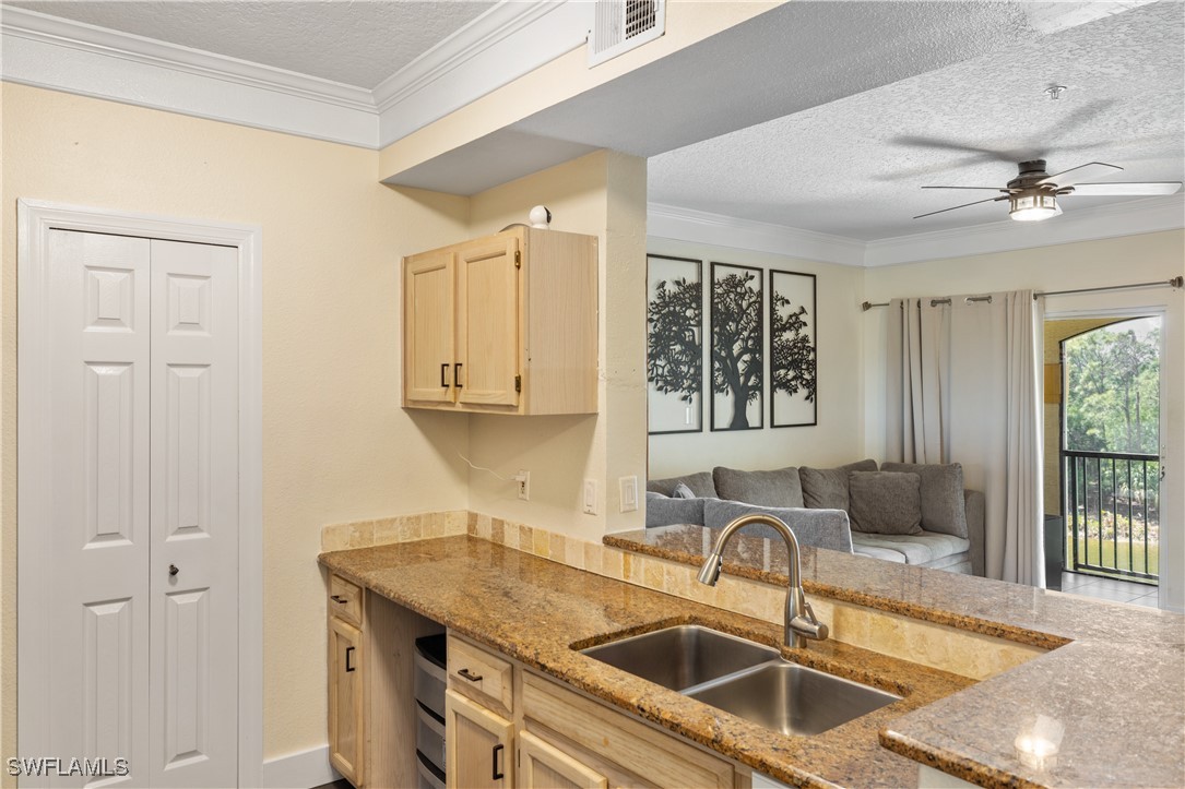 11520 Villa Grand 1018