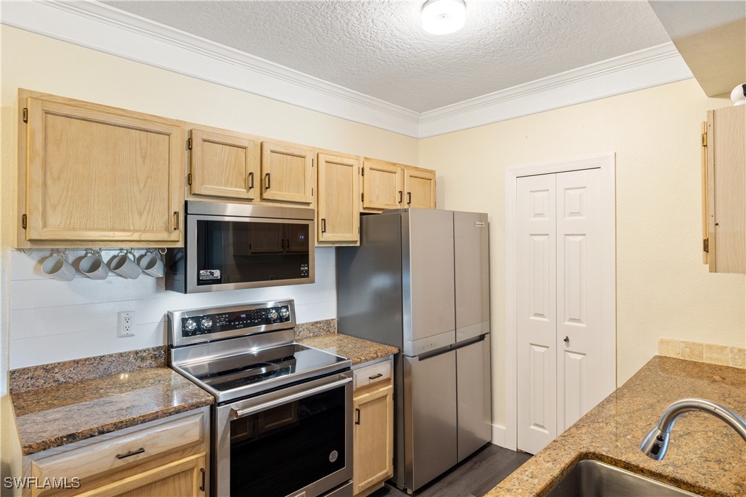 11520 Villa Grand 1018