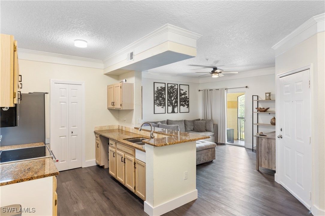 11520 Villa Grand 1018