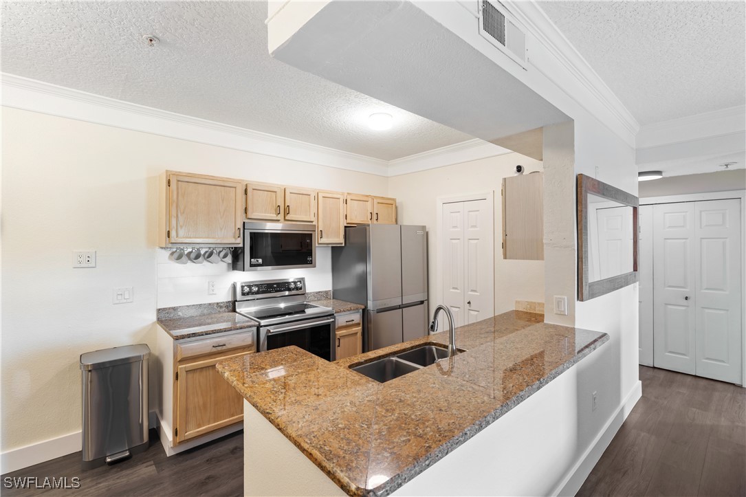 11520 Villa Grand 1018