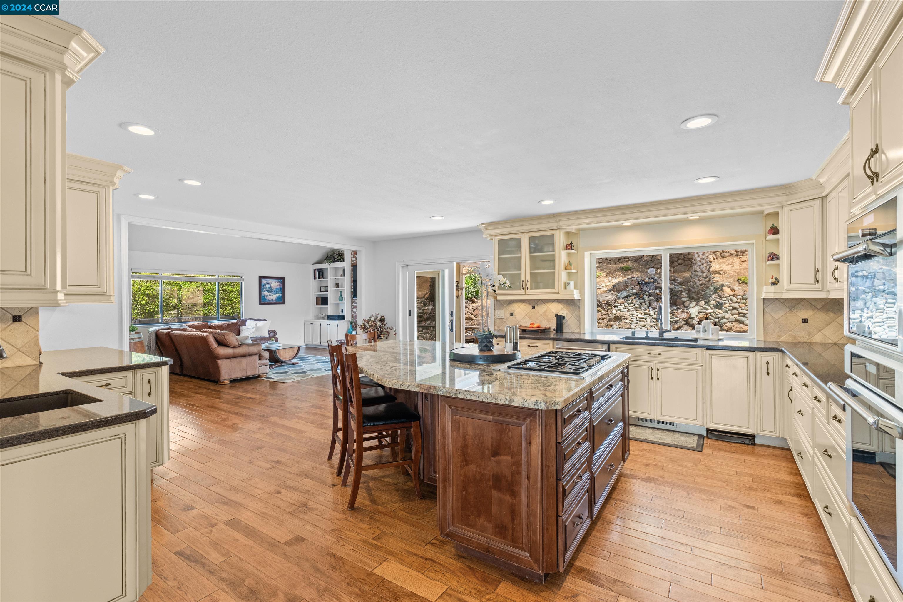 5241 Myrtle Dr