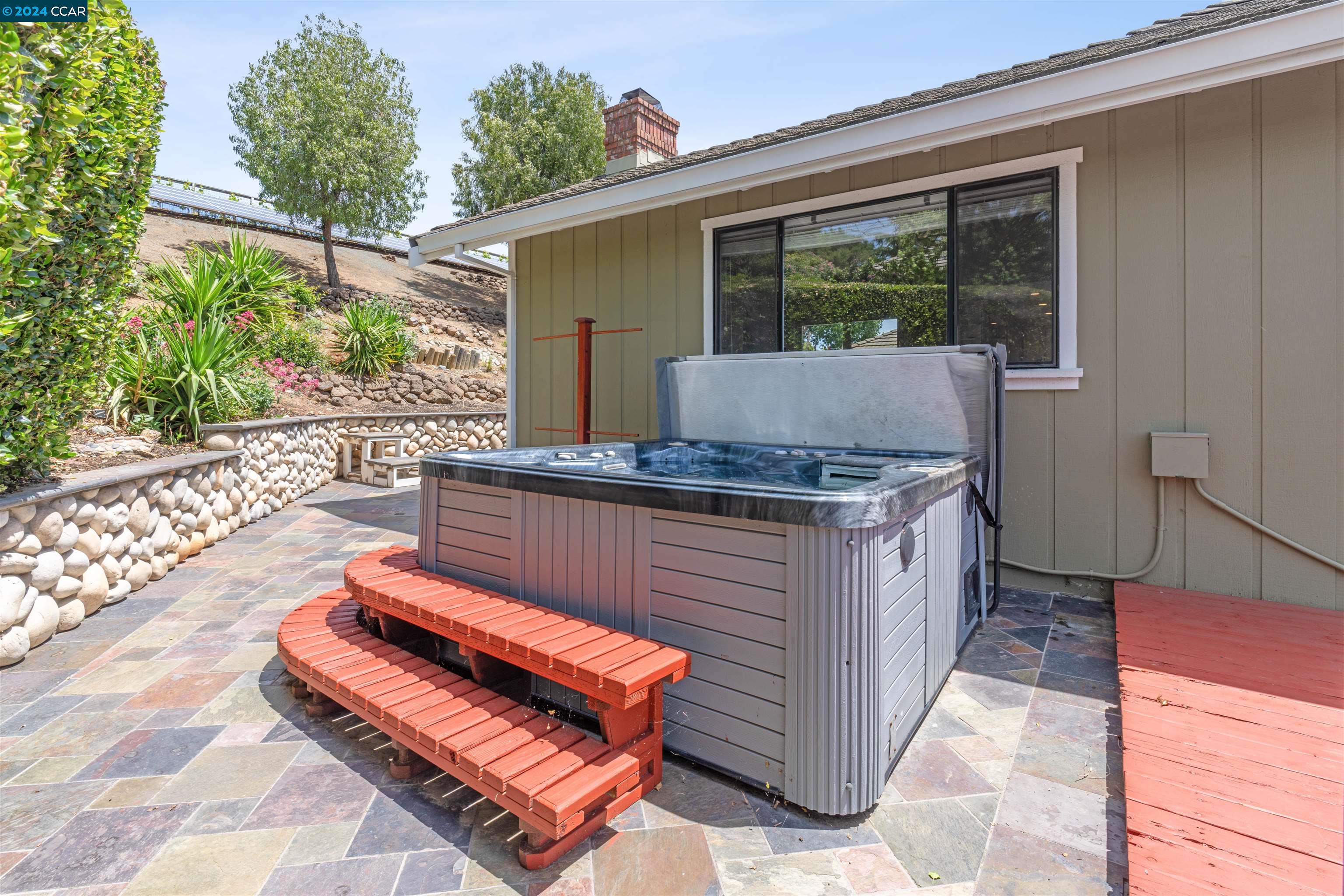 5241 Myrtle Dr