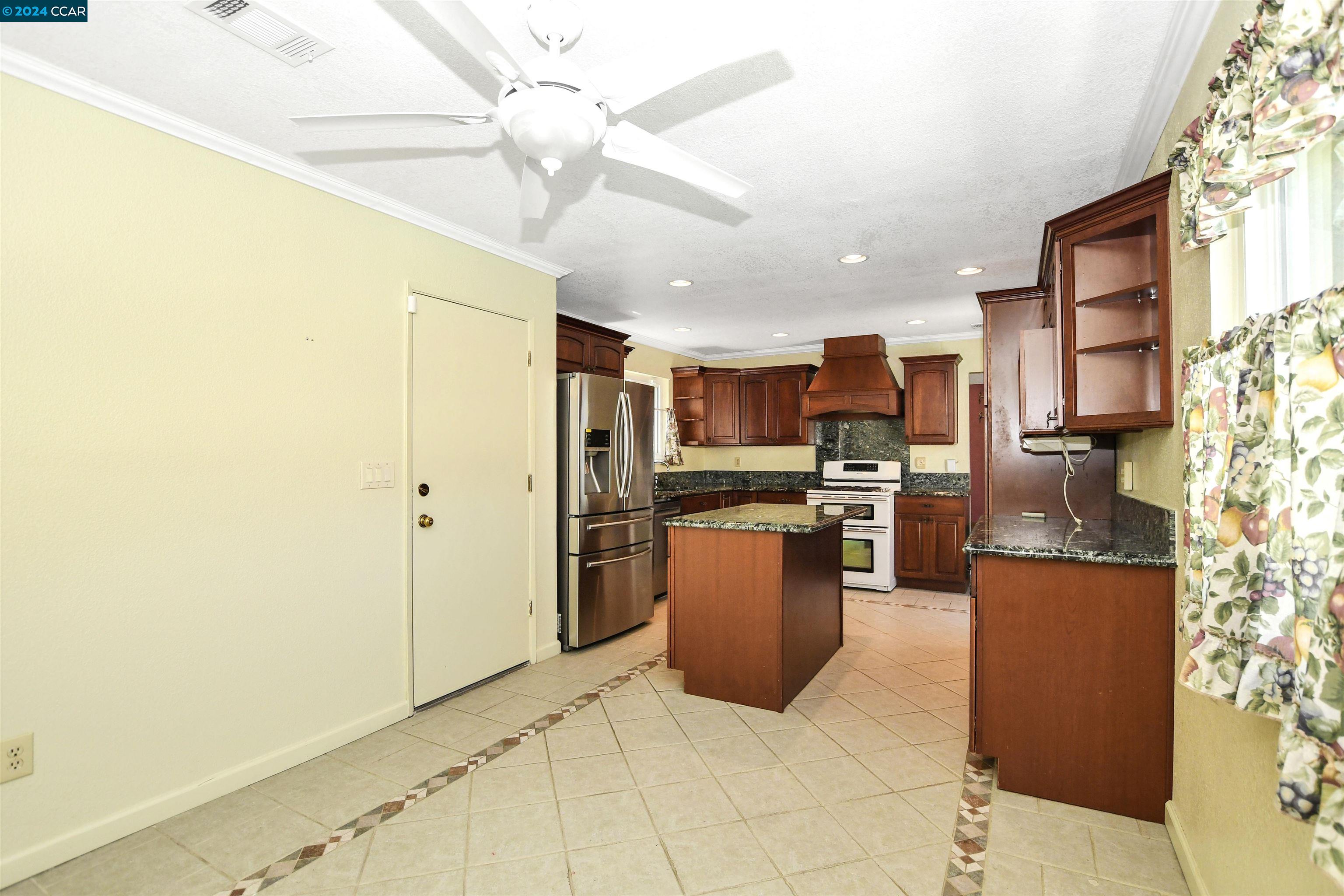 2645 Asilomar Dr