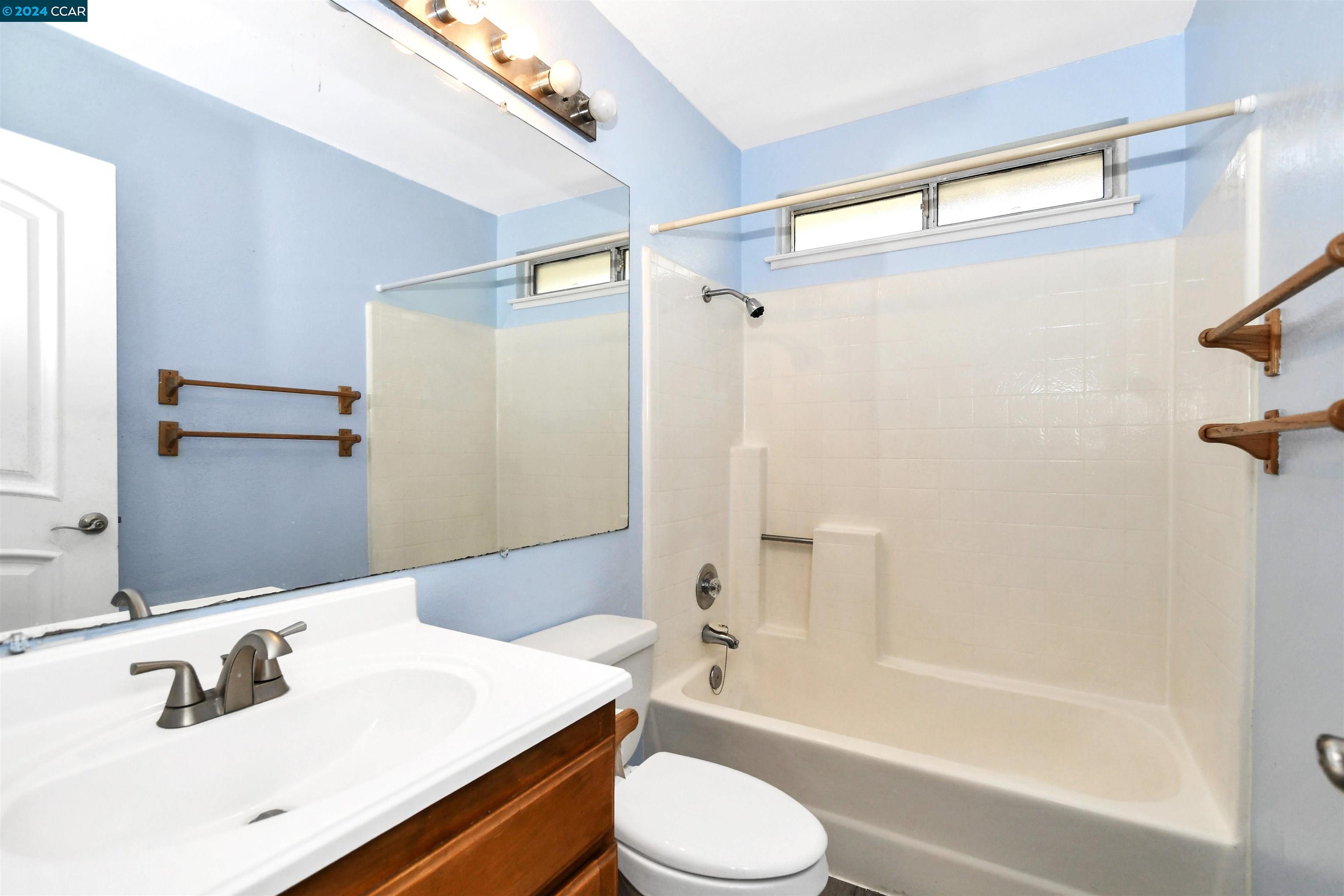 2645 Asilomar Dr