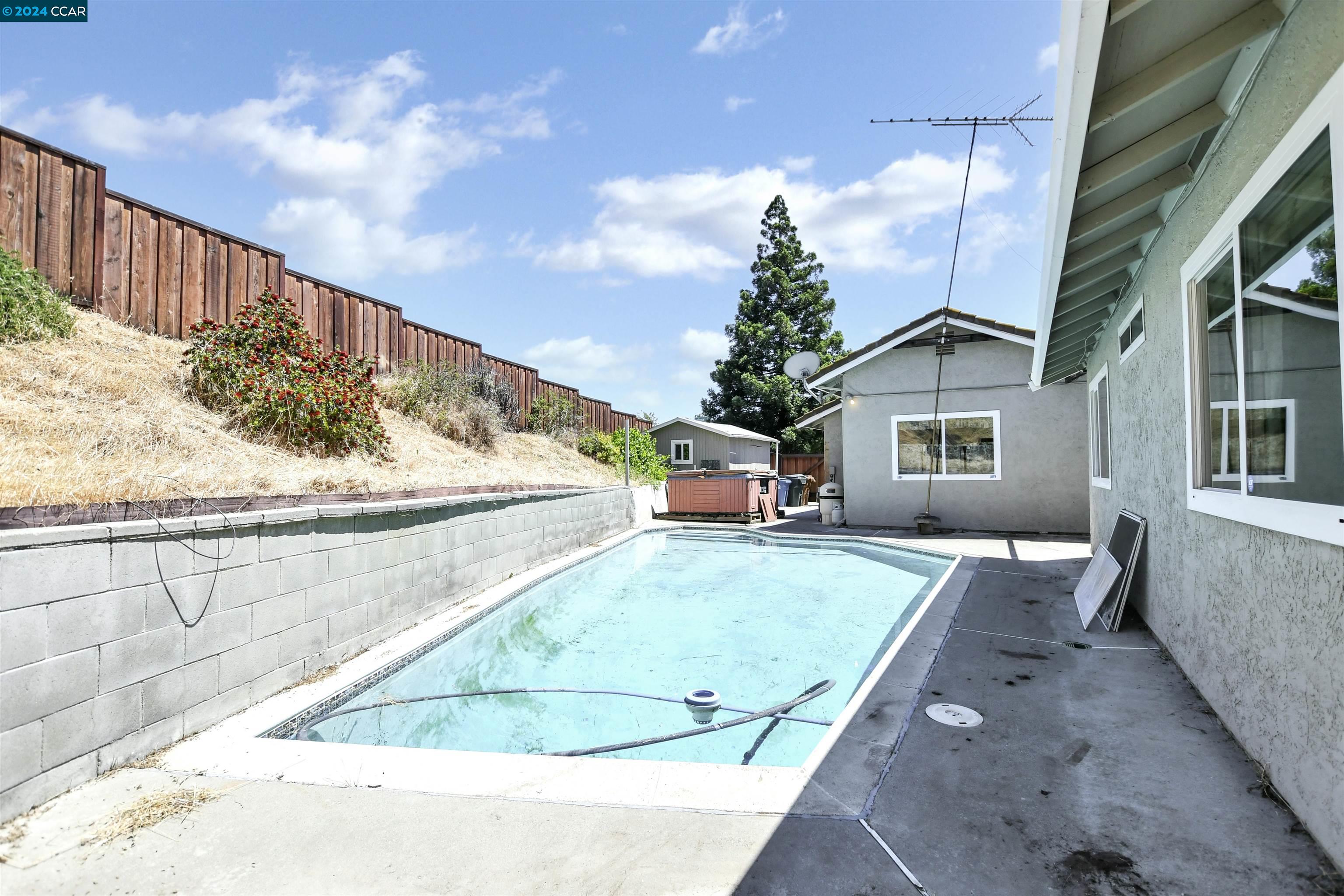 2645 Asilomar Dr