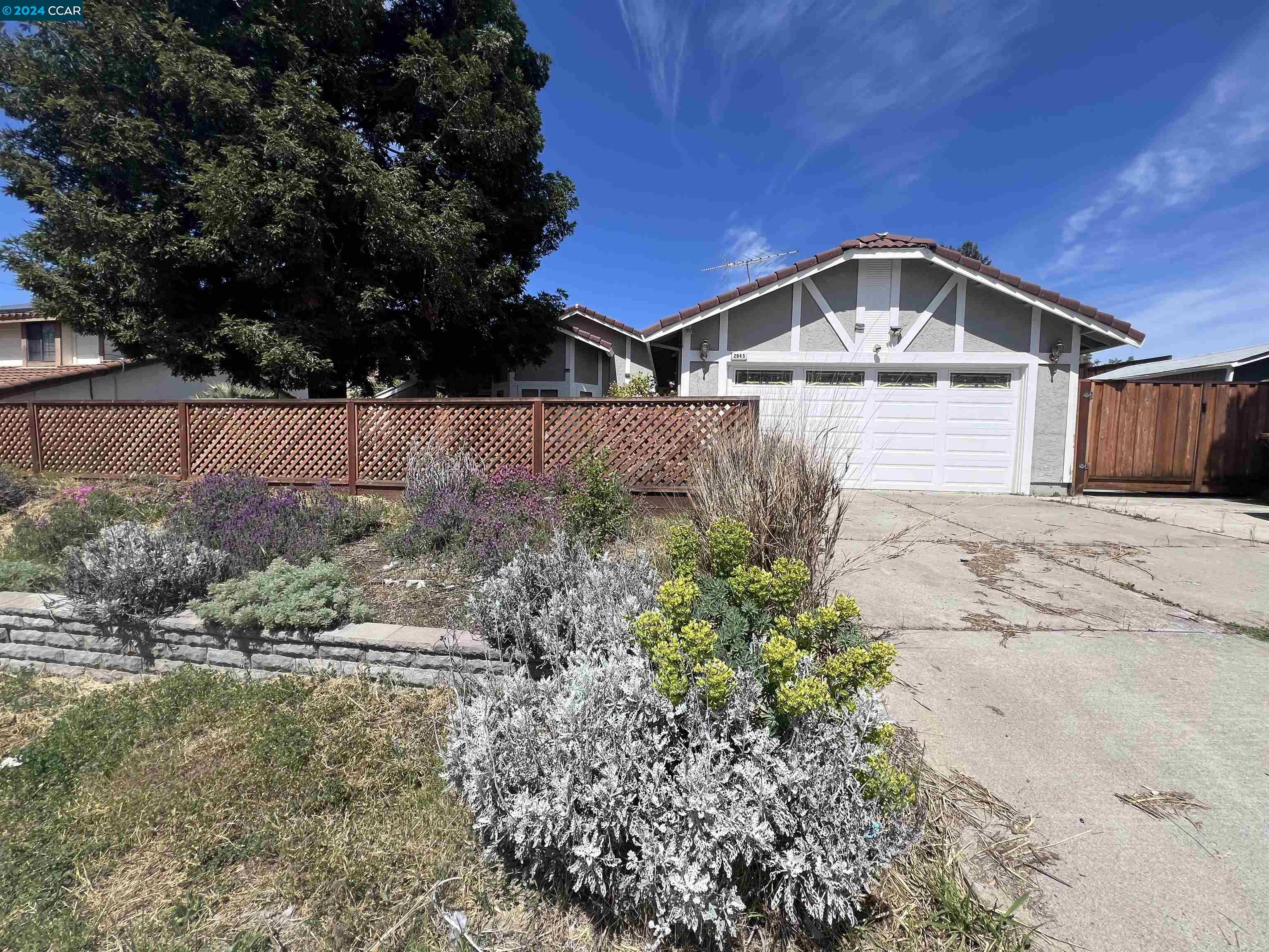 2645 Asilomar Dr