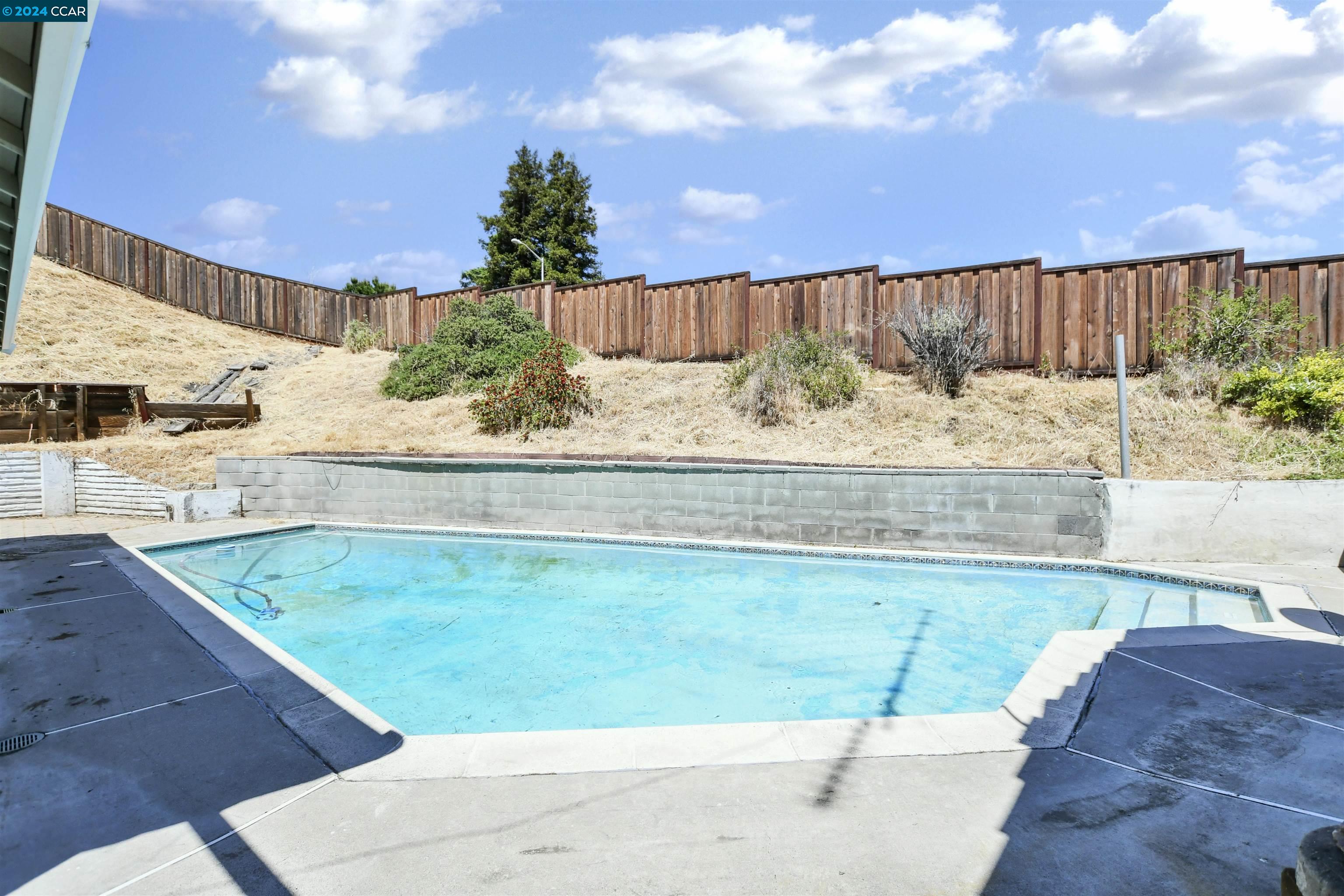 2645 Asilomar Dr