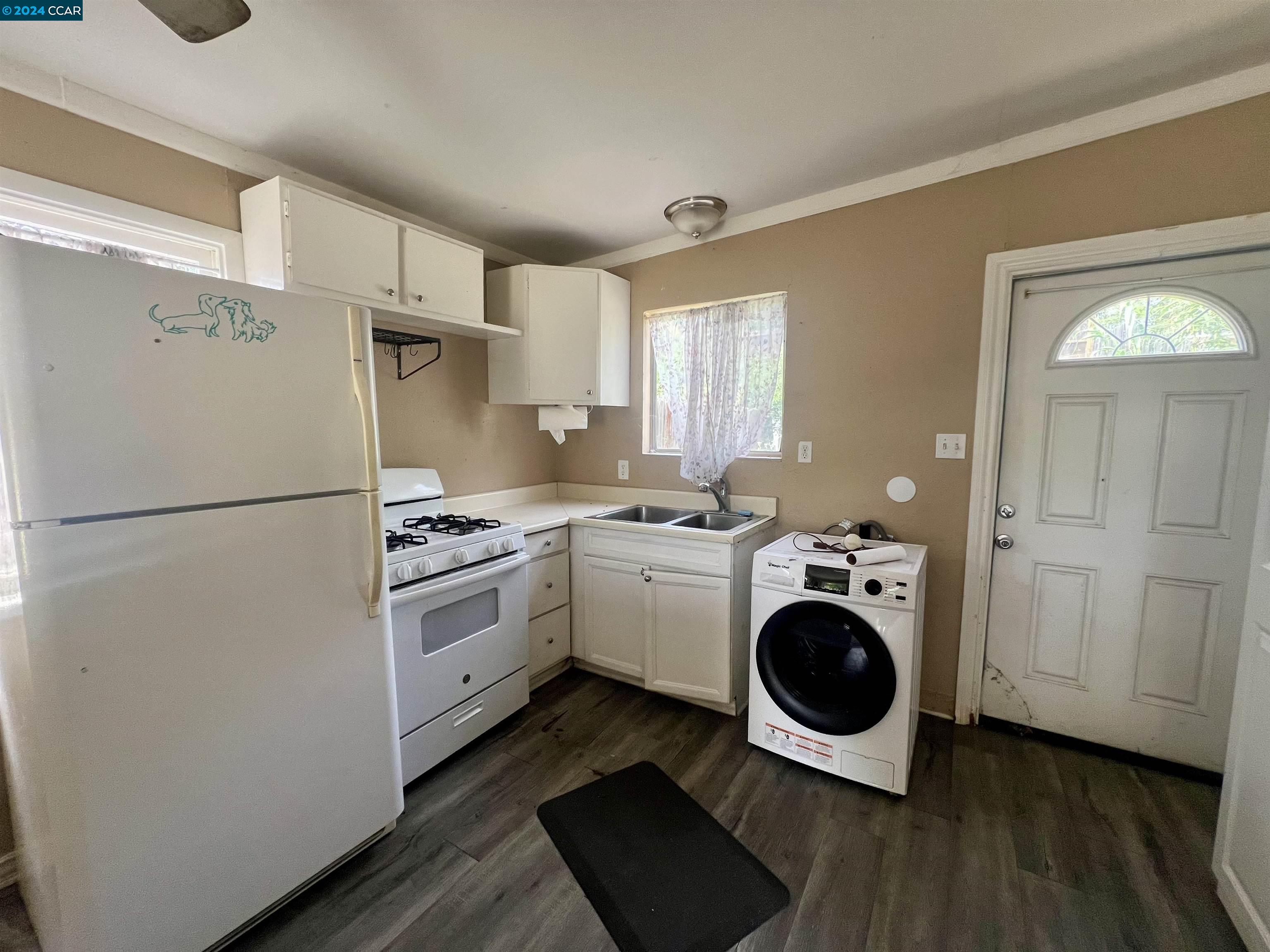 2101 Solano Way