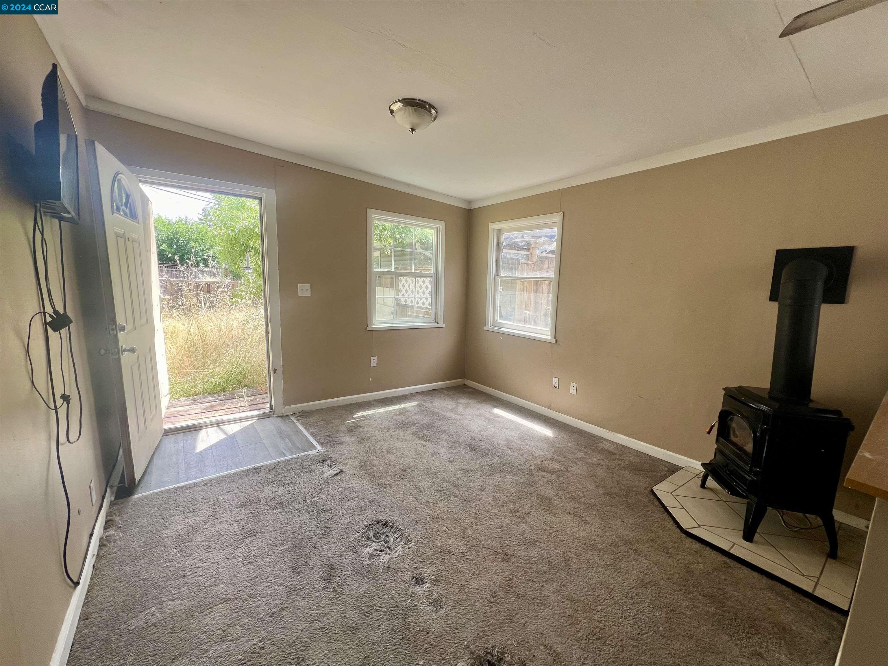 2101 Solano Way