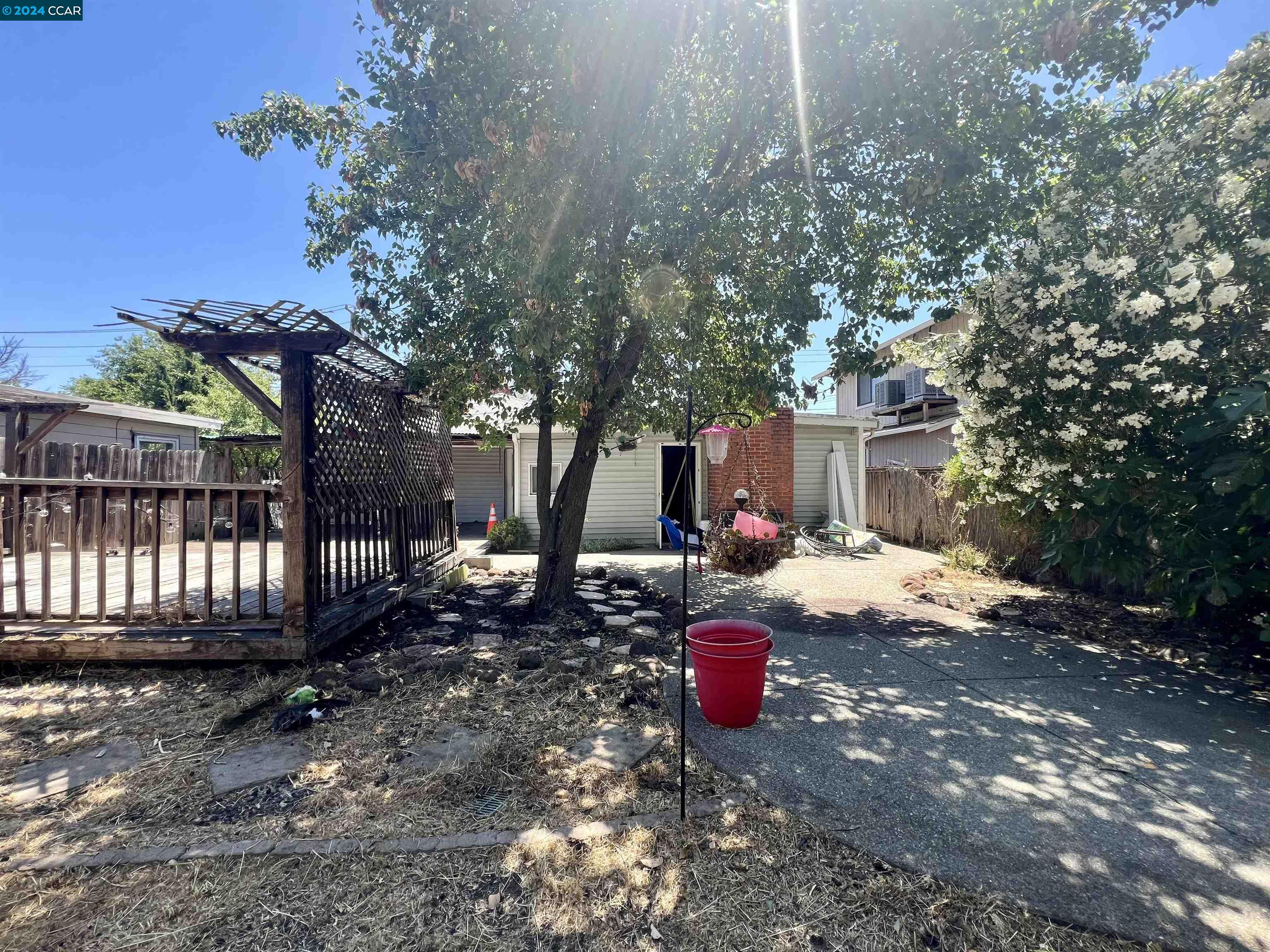 2101 Solano Way
