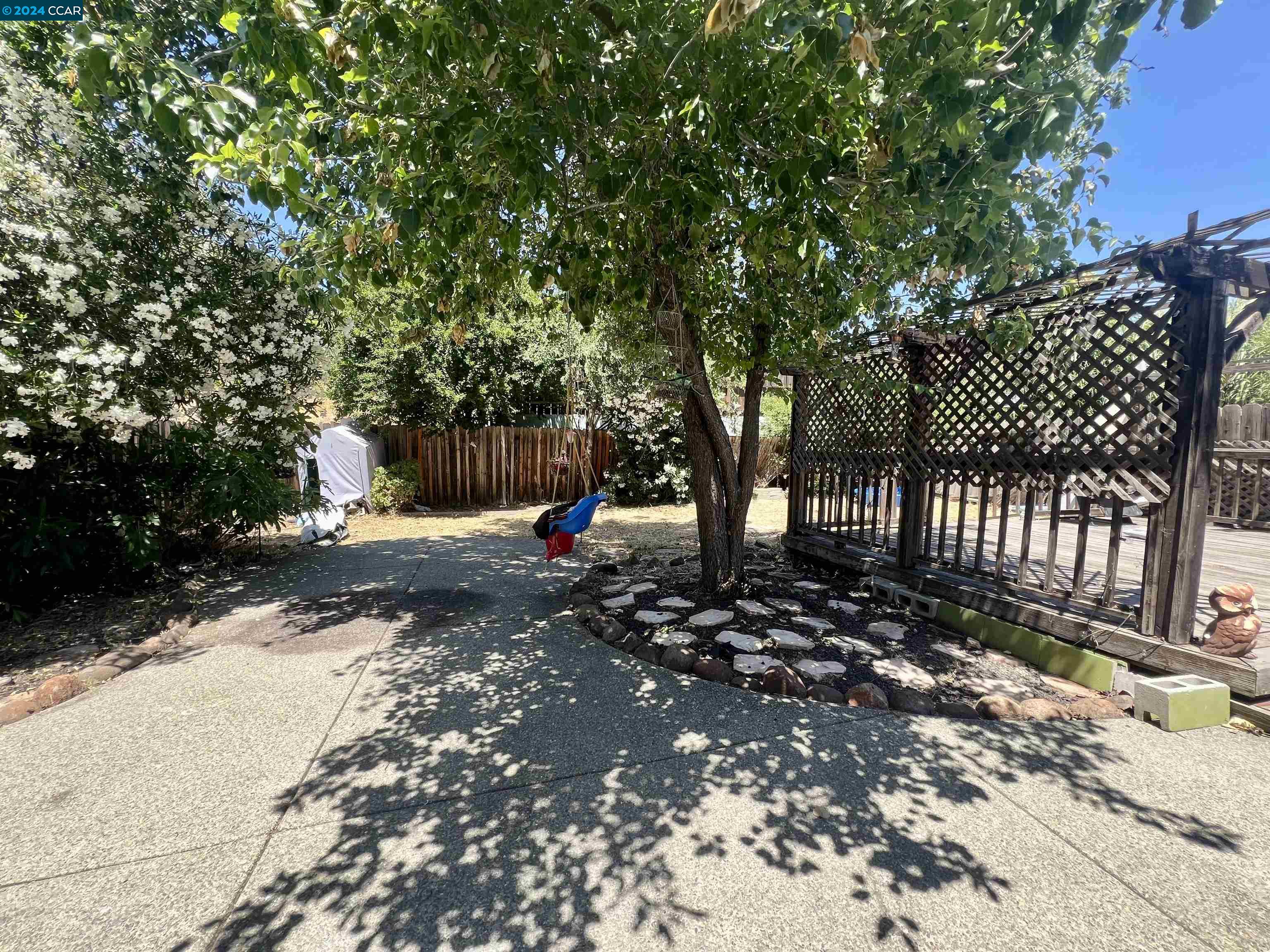 2101 Solano Way