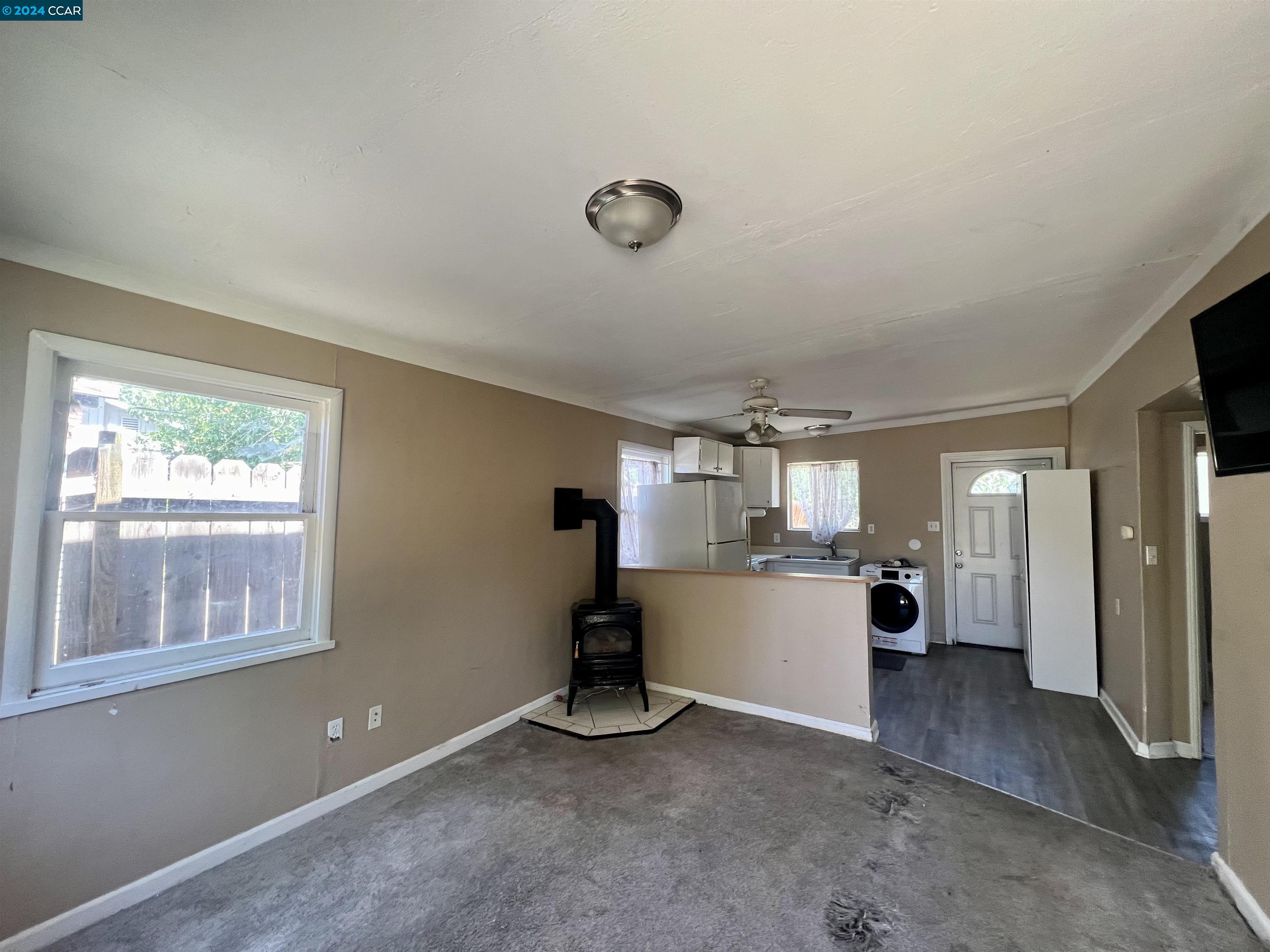 2101 Solano Way