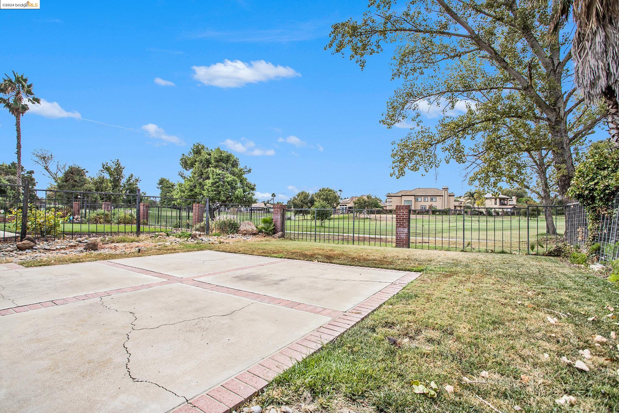1874 Cherry Hills Dr