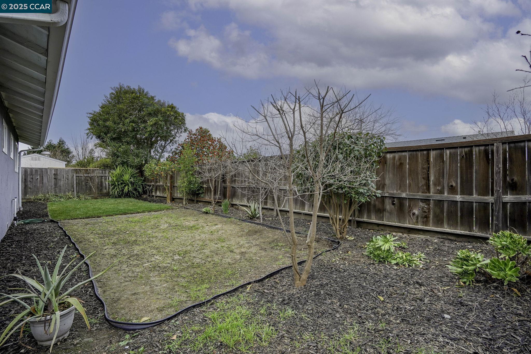 3579 Thunderbird Dr