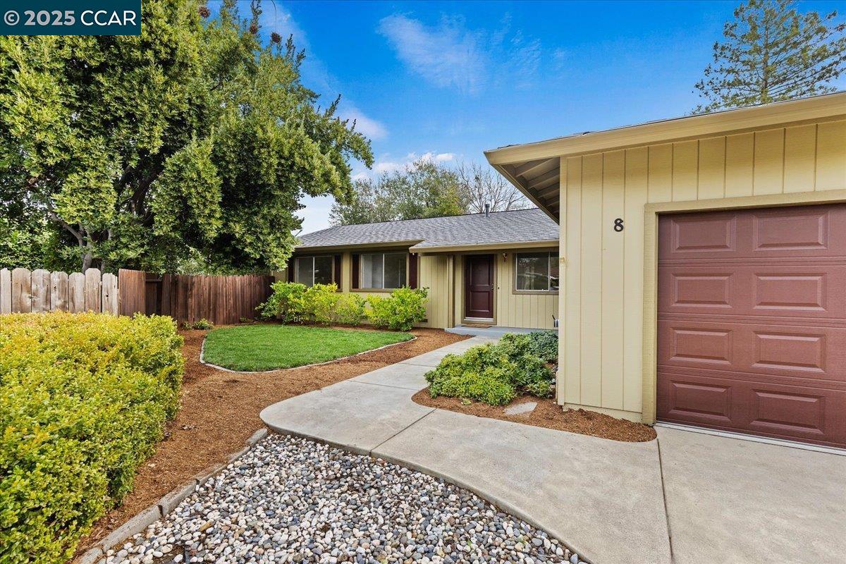8 Beswick Ct