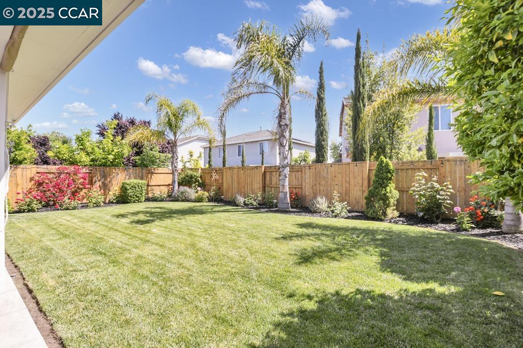 369 Myrtle Ln