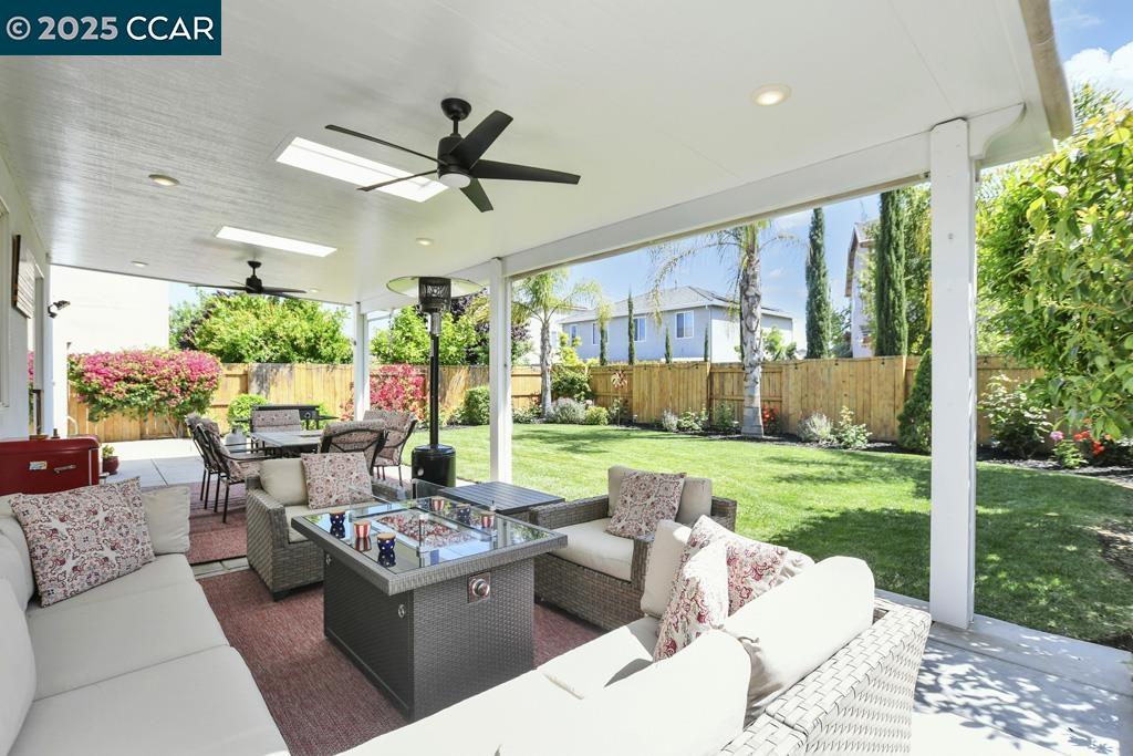 369 Myrtle Ln