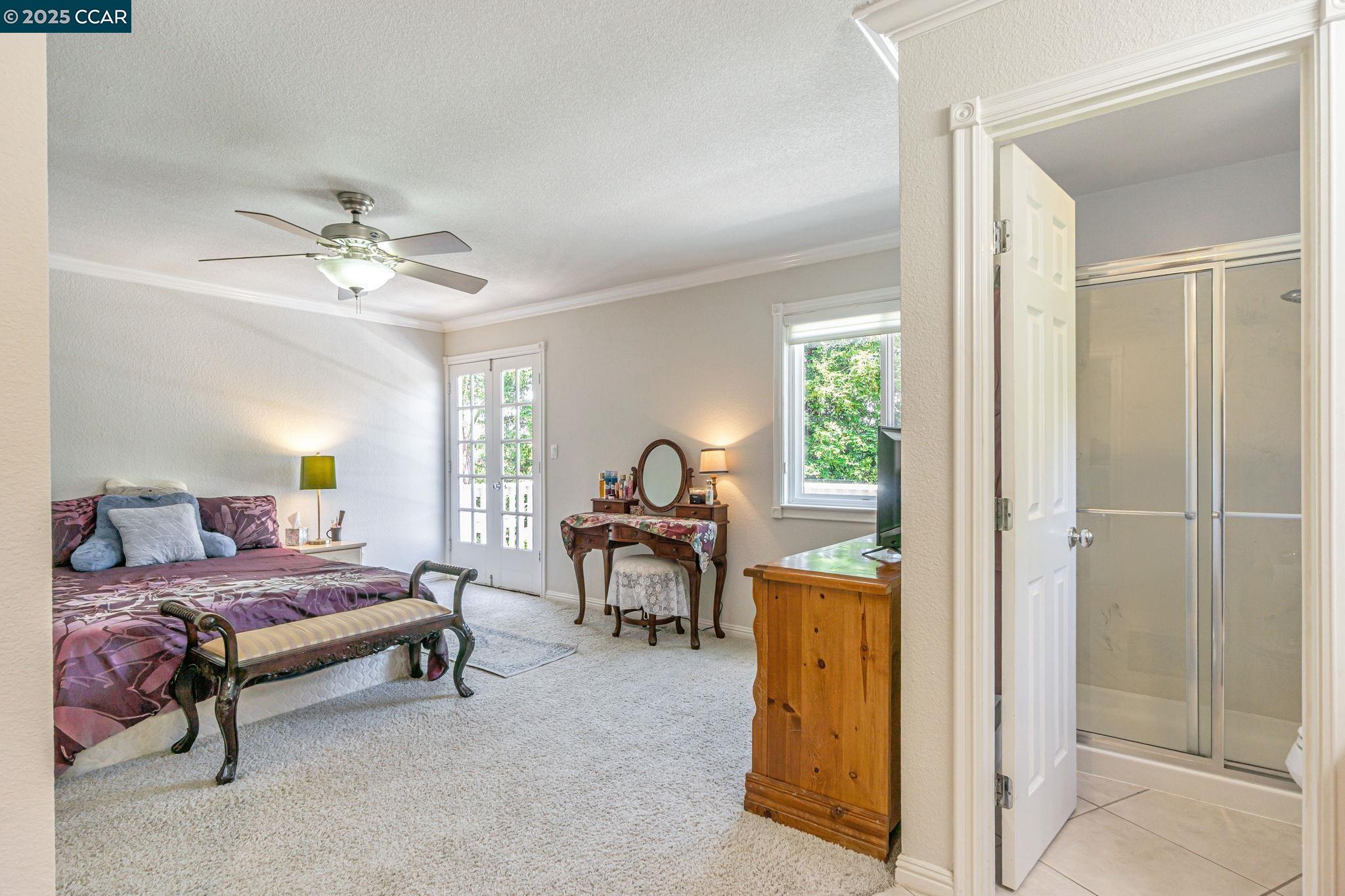 2390 Peachtree cir