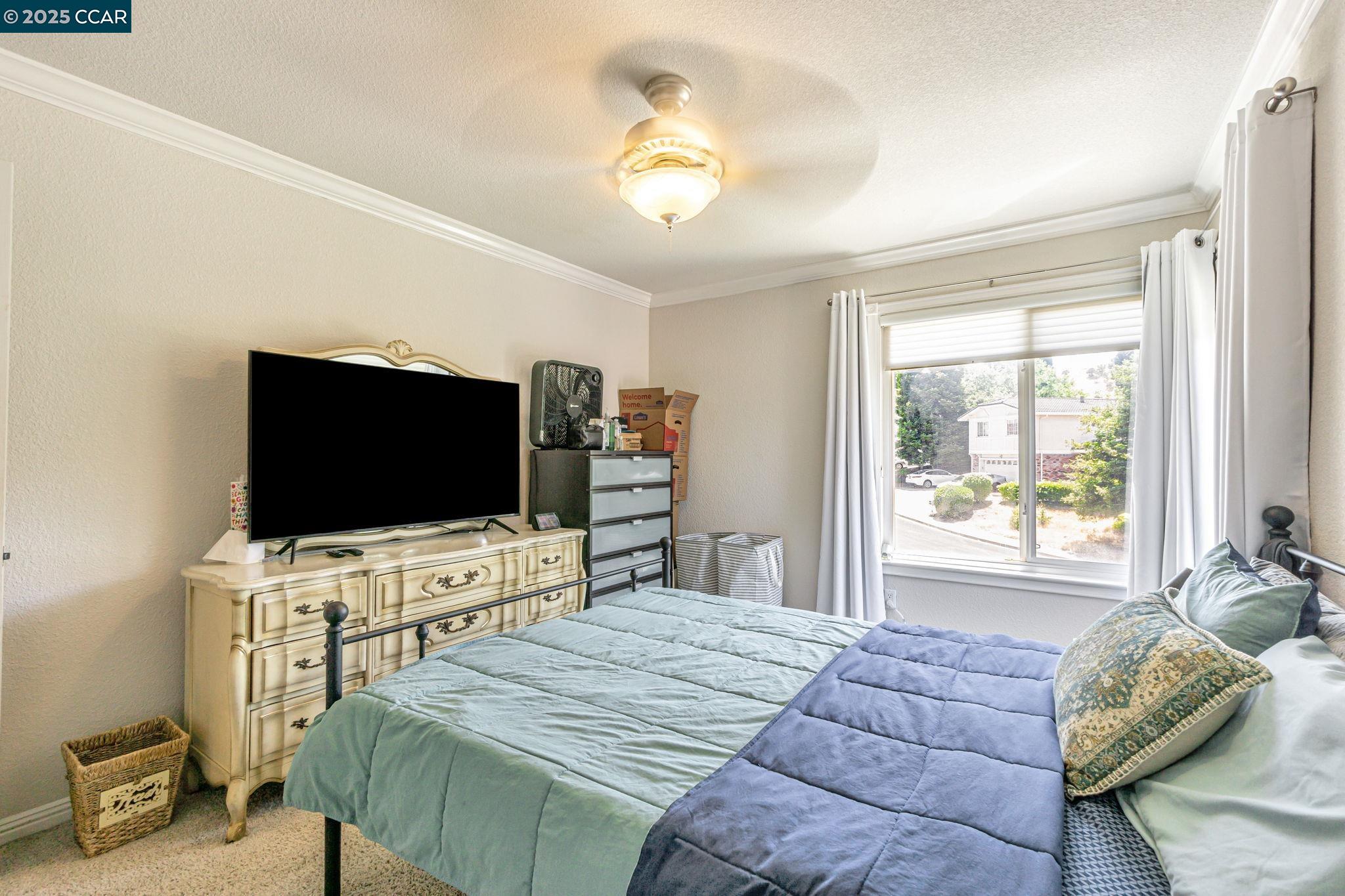 2390 Peachtree cir