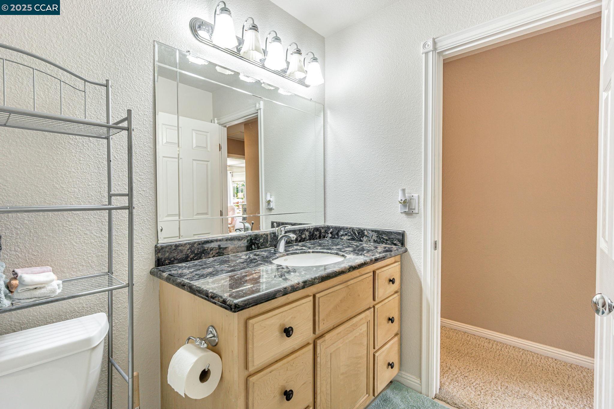 2390 Peachtree cir