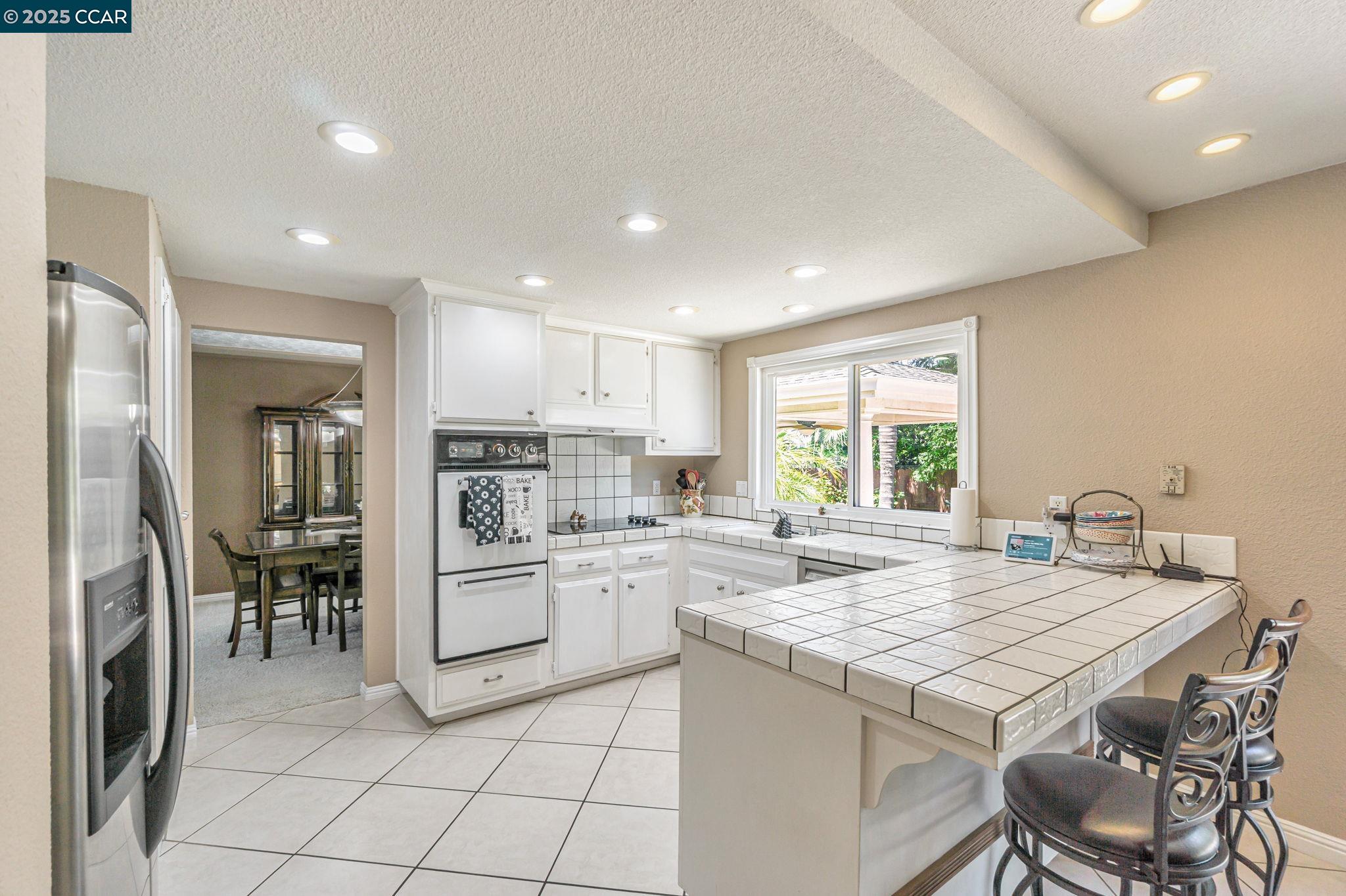 2390 Peachtree cir