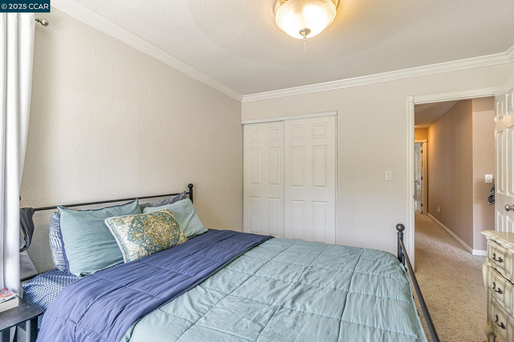 2390 Peachtree cir