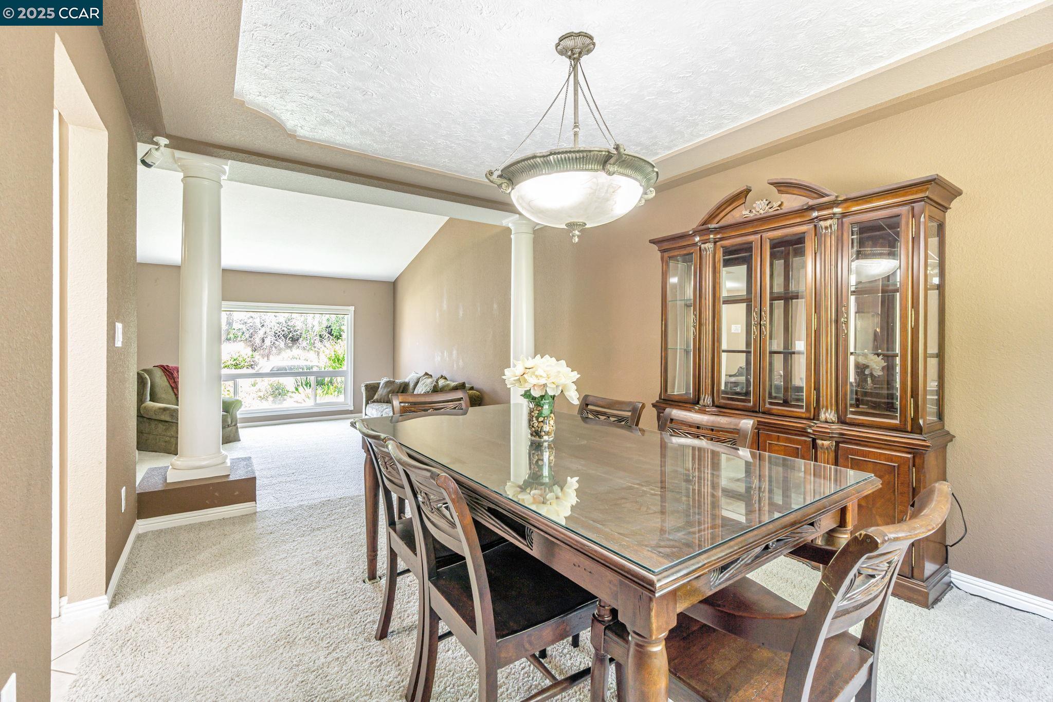2390 Peachtree cir