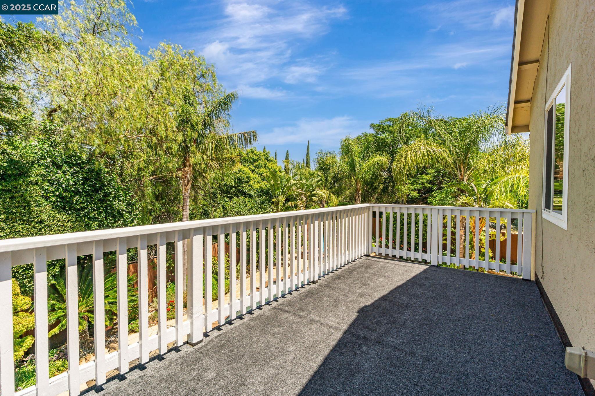 2390 Peachtree cir