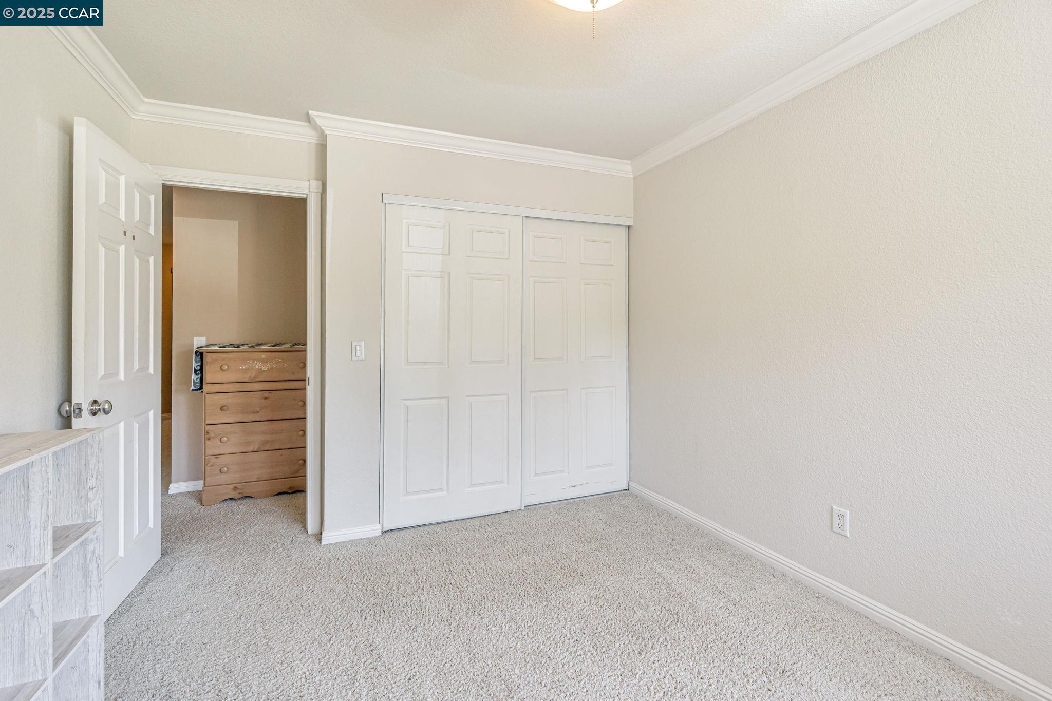2390 Peachtree cir