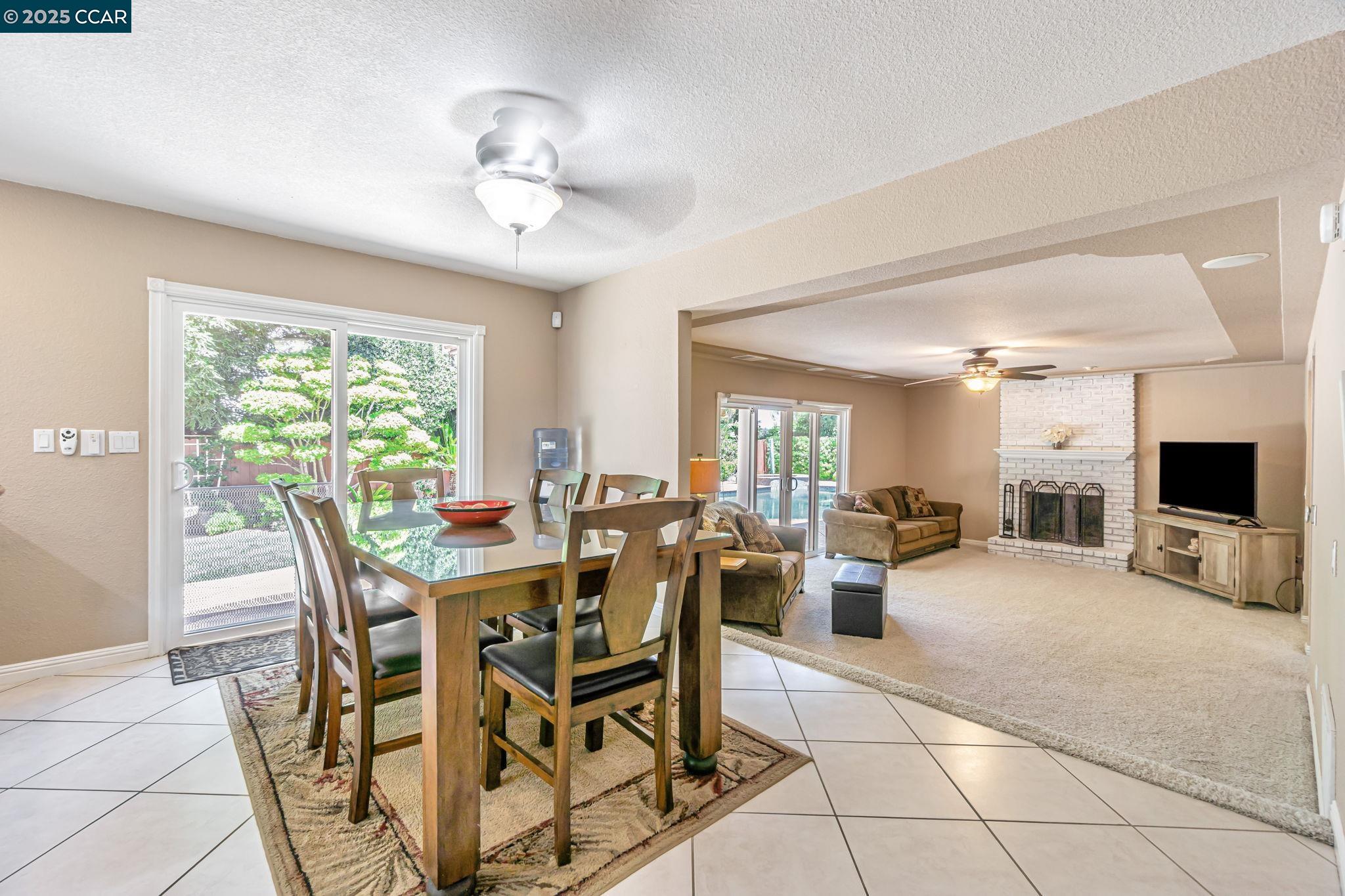 2390 Peachtree cir