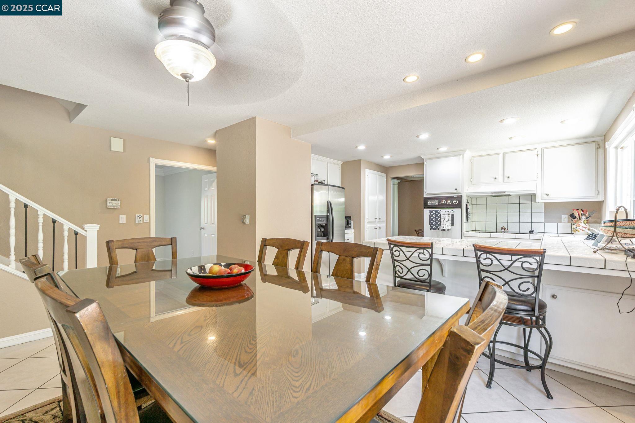 2390 Peachtree cir