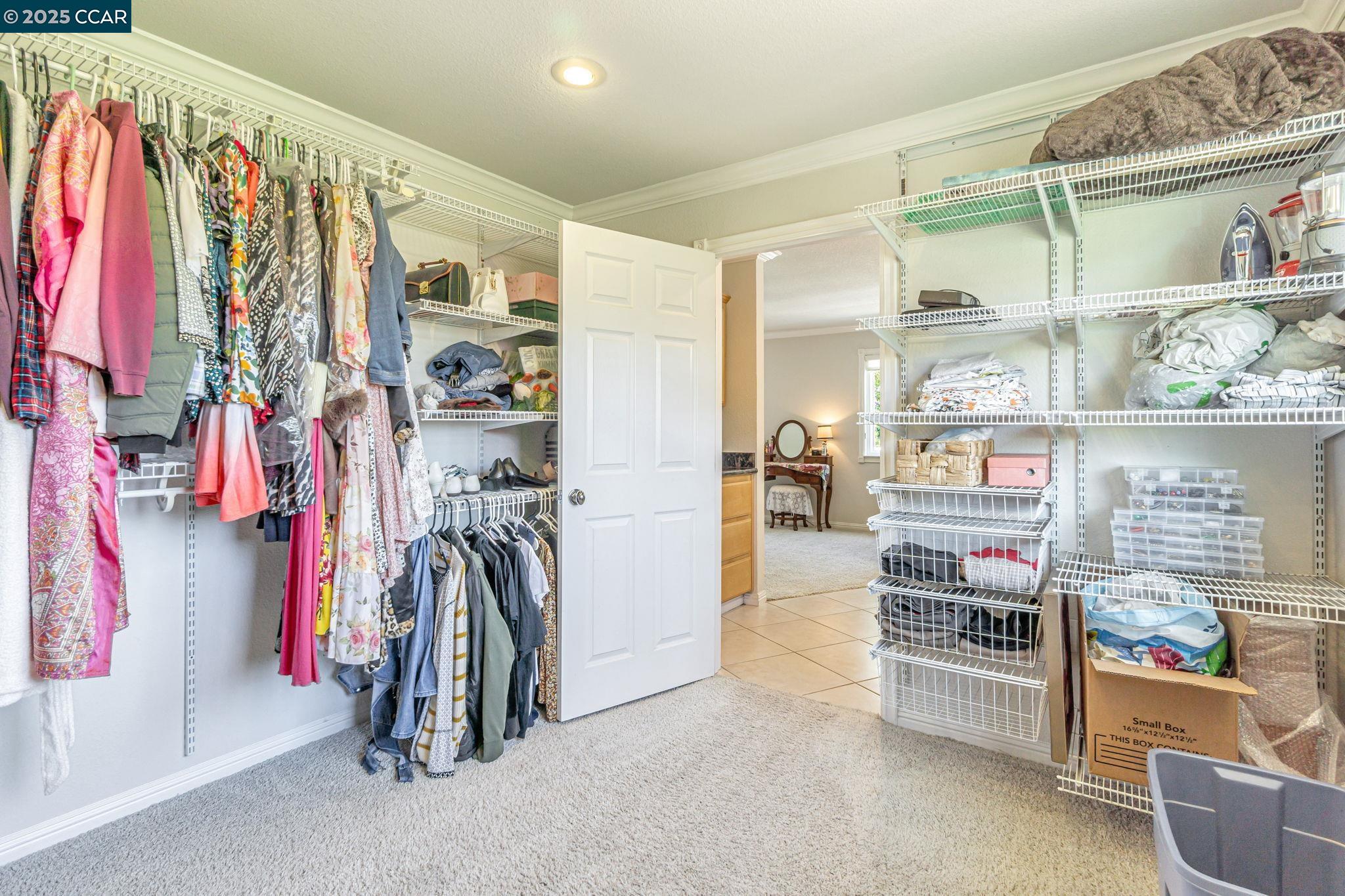 2390 Peachtree cir