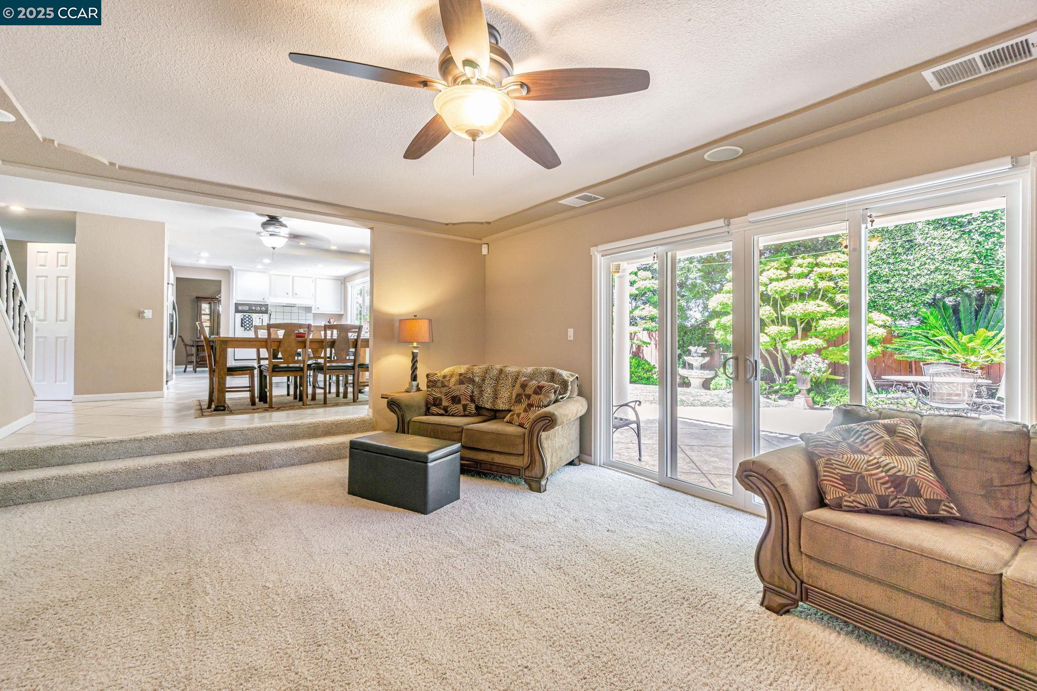 2390 Peachtree cir
