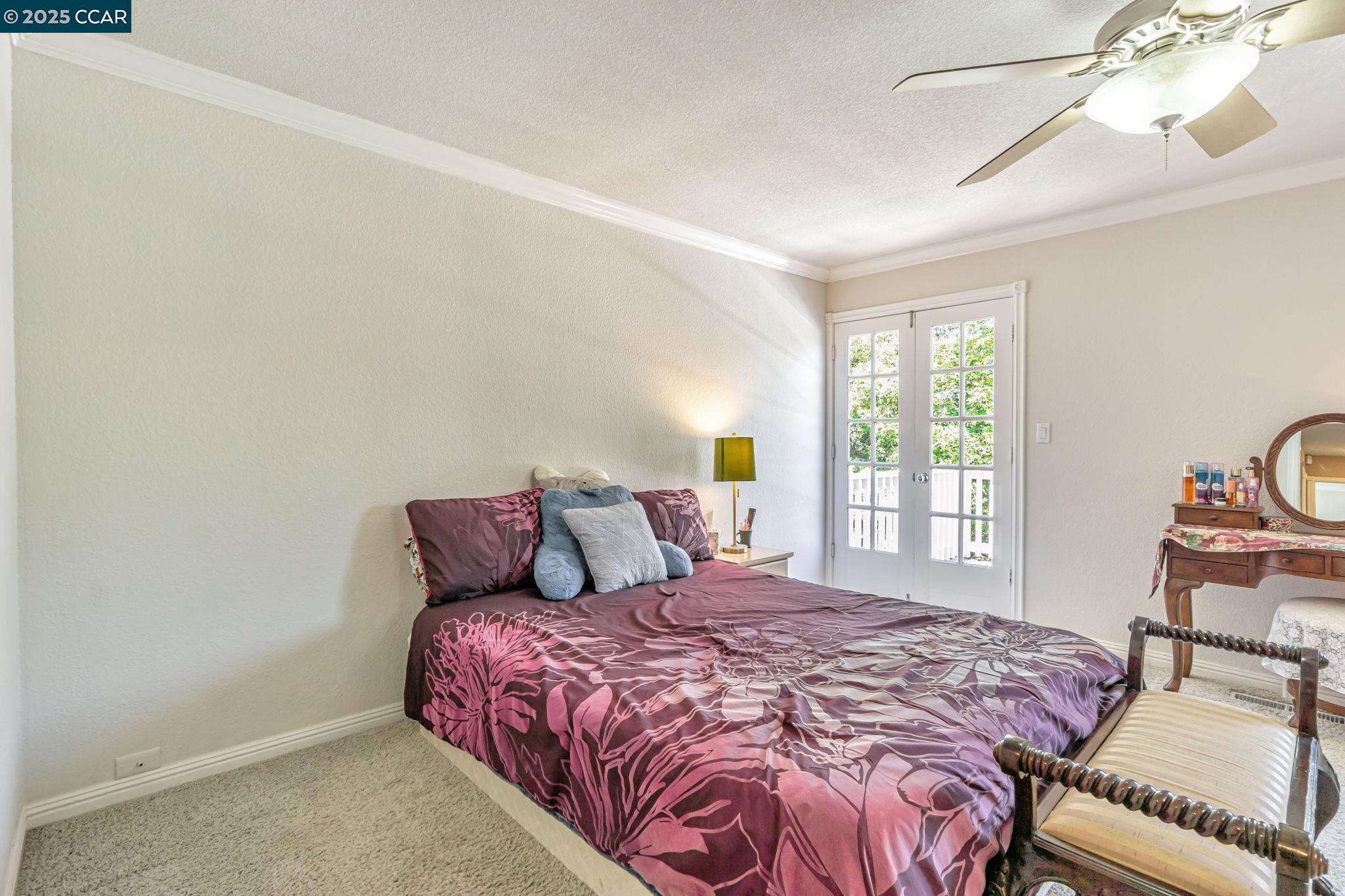 2390 Peachtree cir