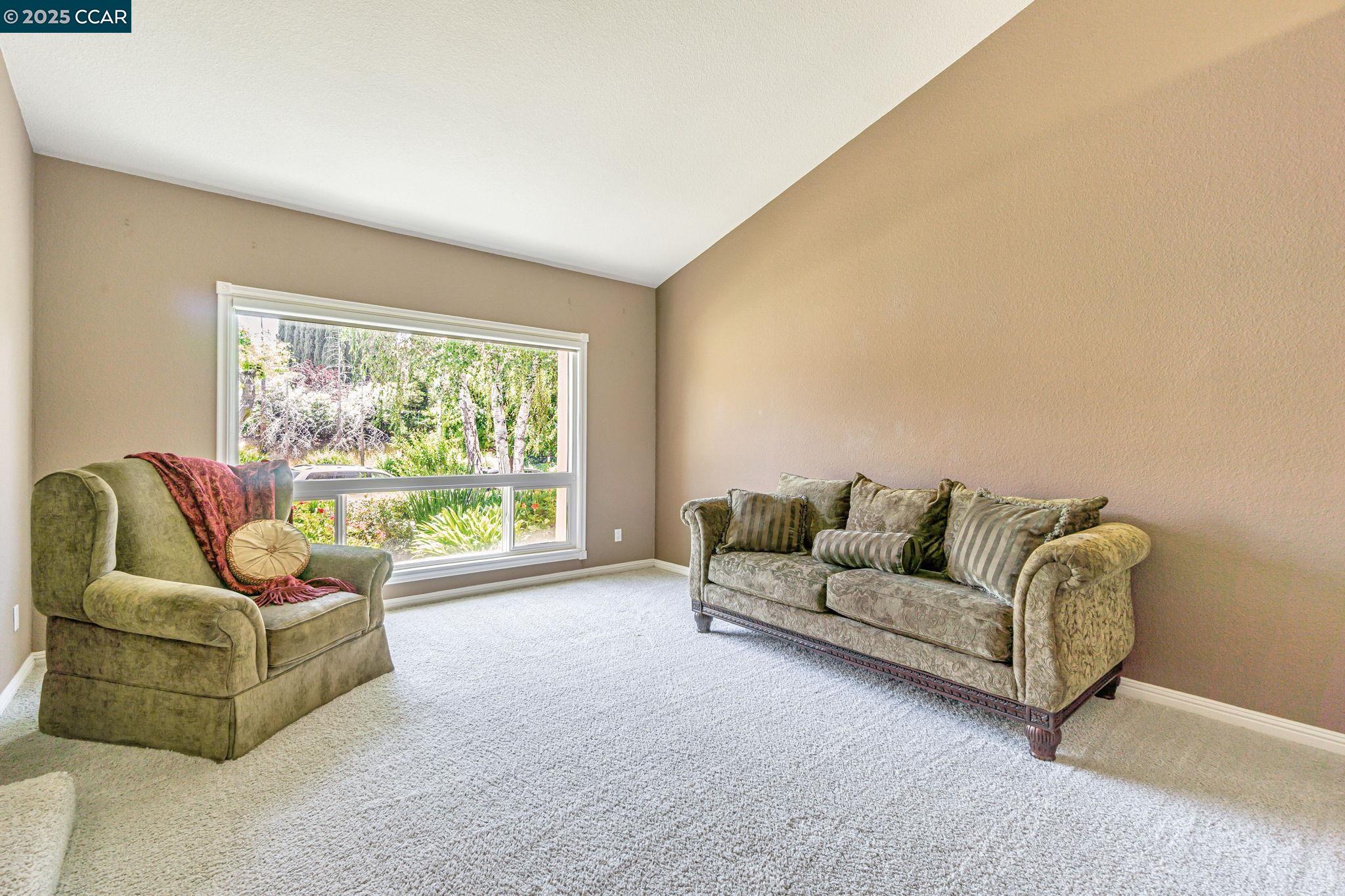 2390 Peachtree cir