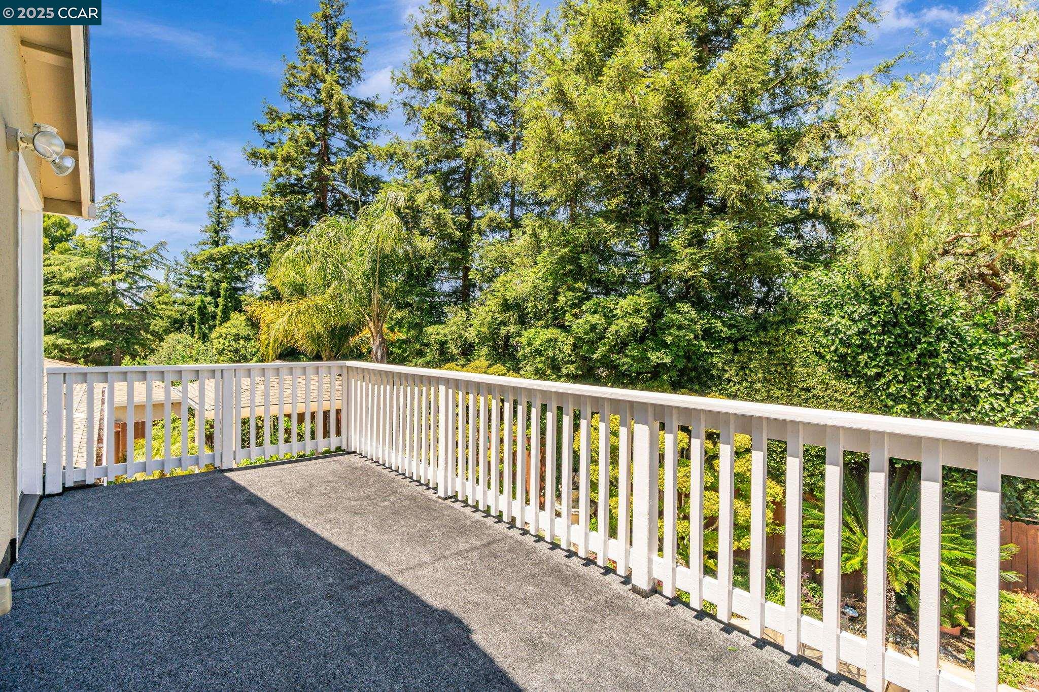 2390 Peachtree cir
