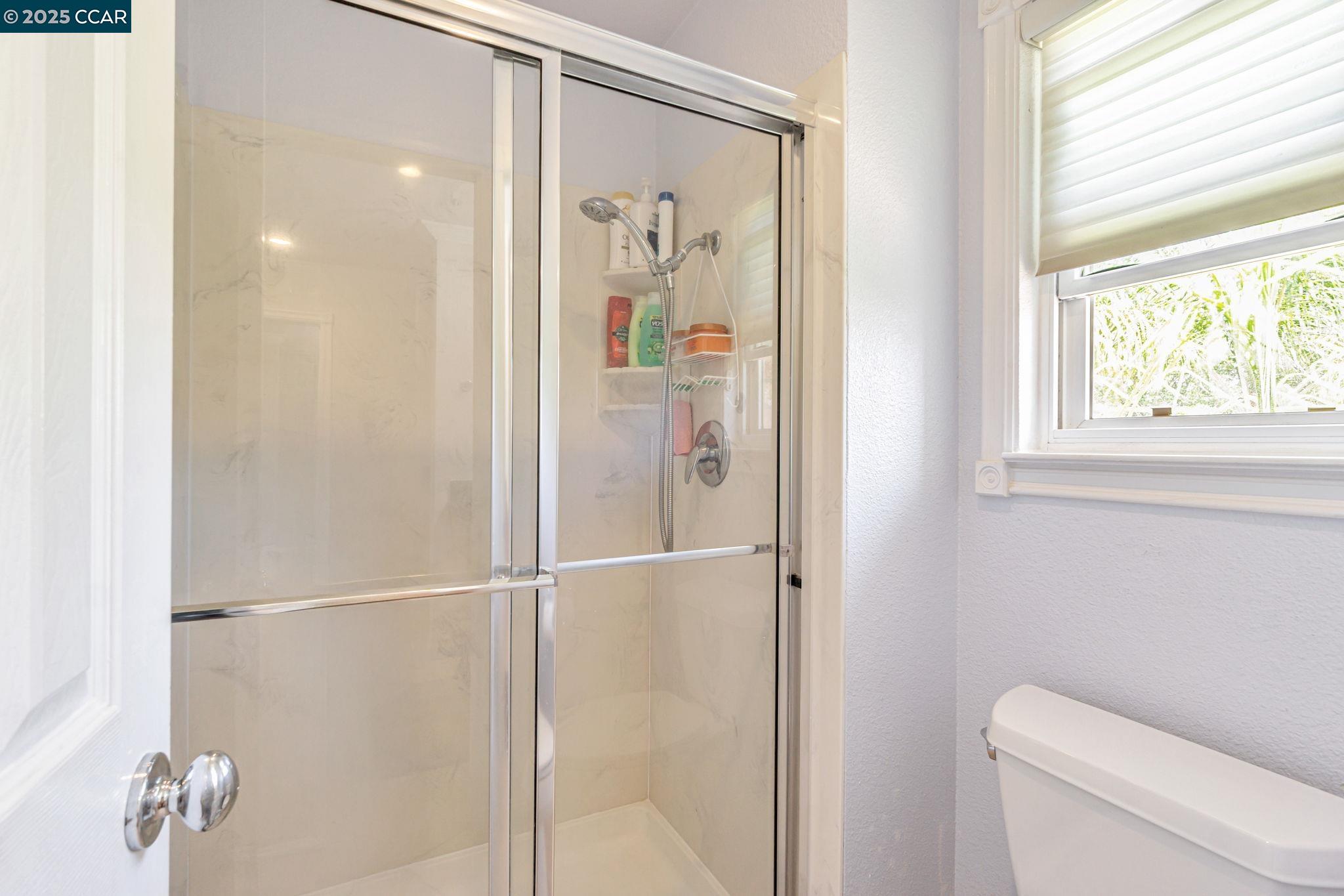 2390 Peachtree cir