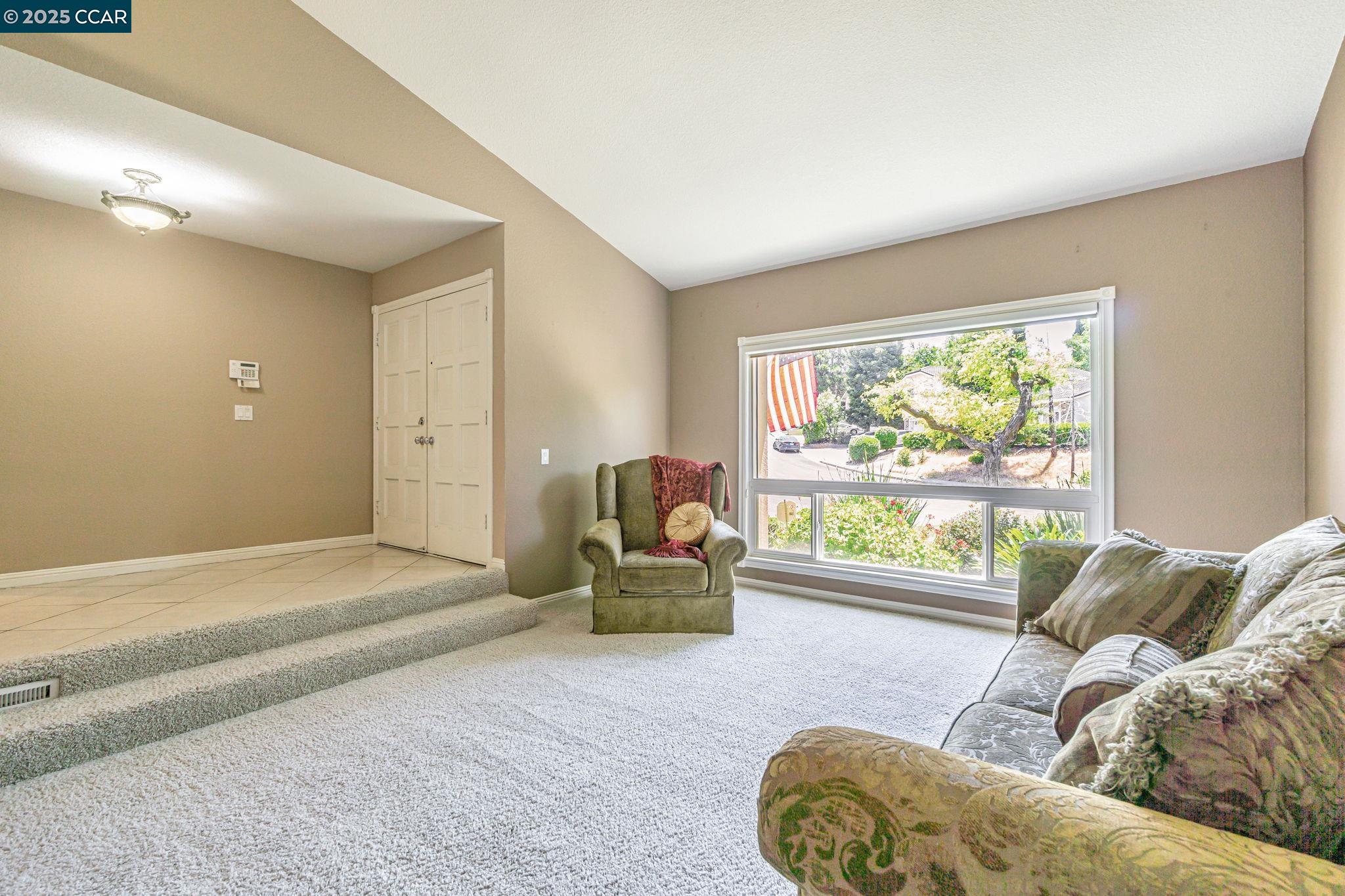 2390 Peachtree cir