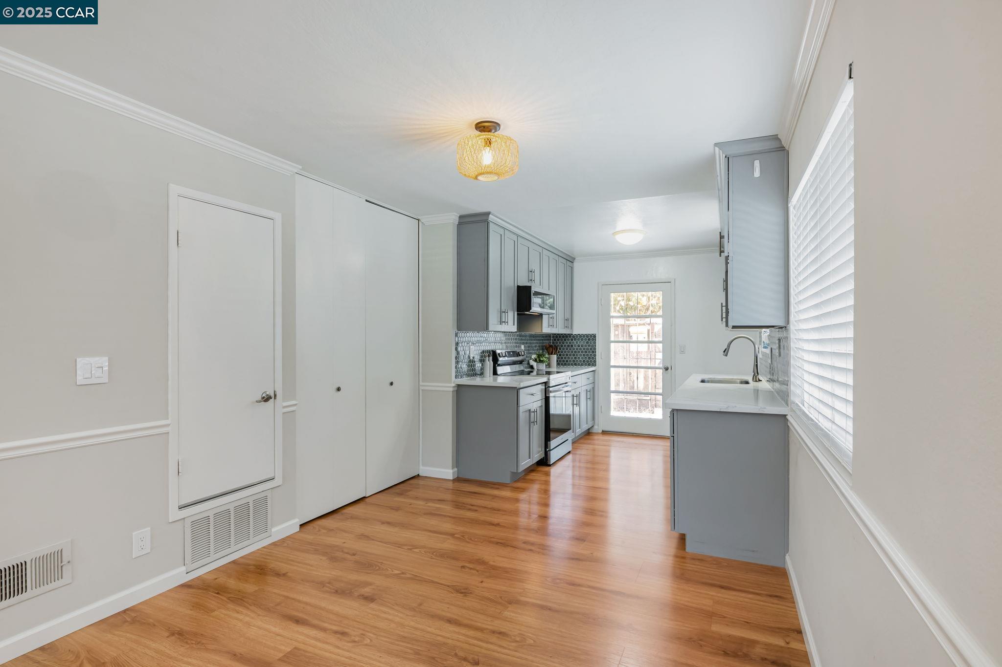 3797 Oxford Cmn