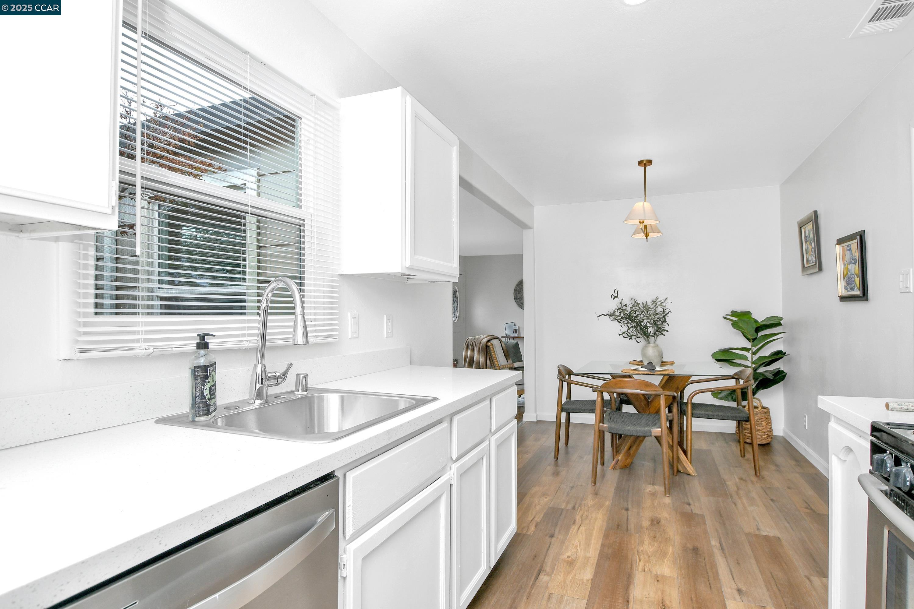 1860 Granada Dr