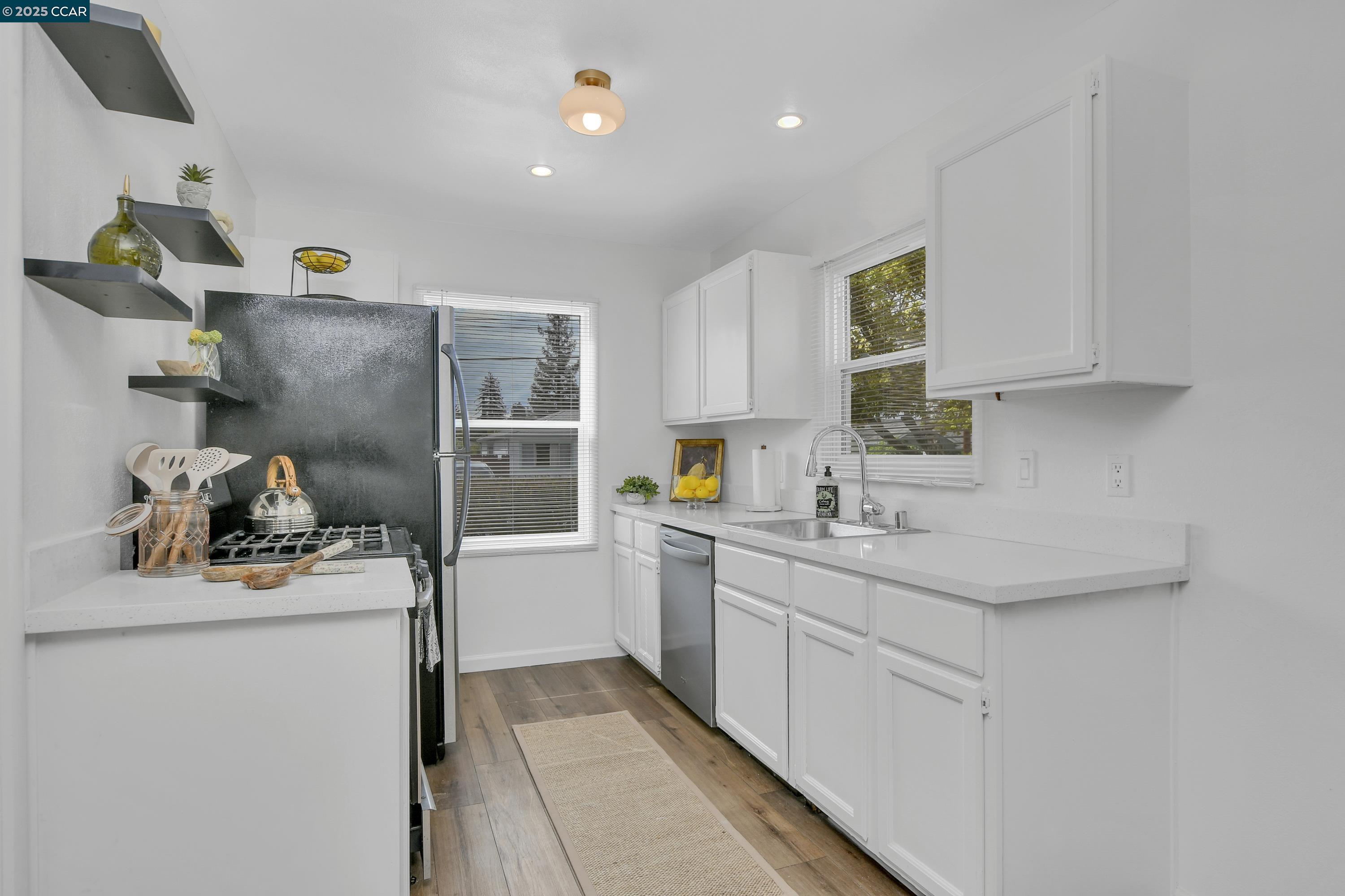 1860 Granada Dr