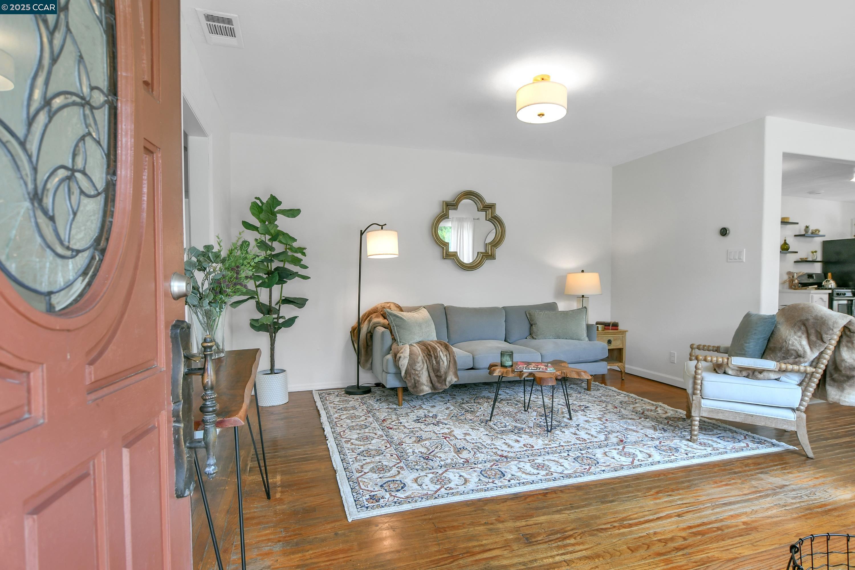 1860 Granada Dr