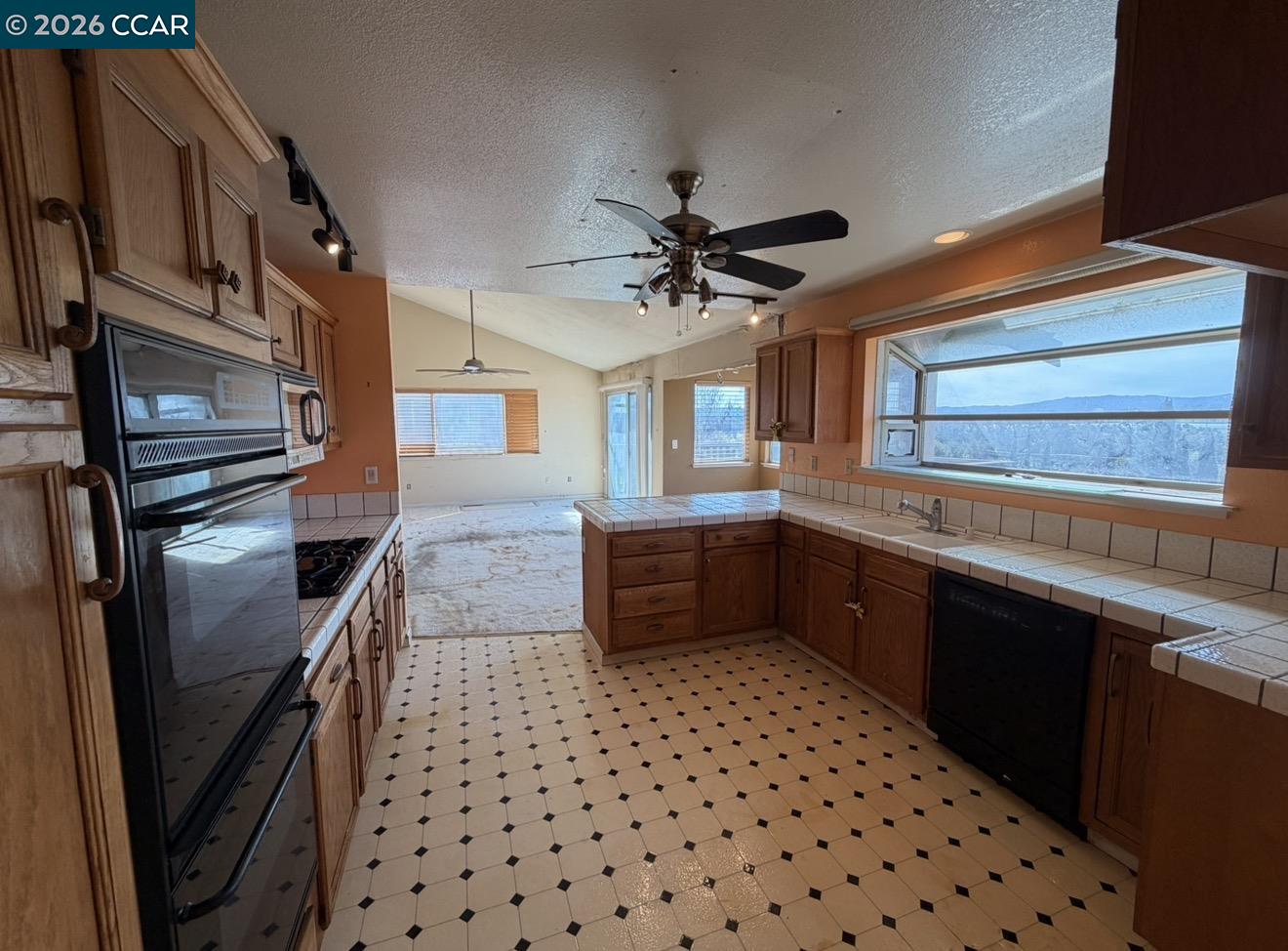 418 Highland Ct