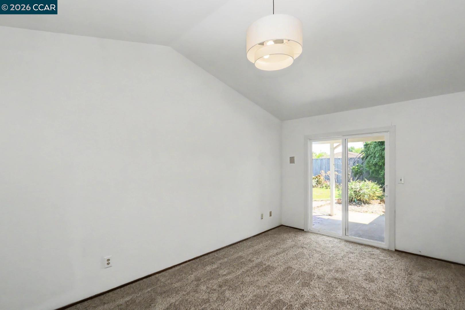 1940 Gateway Dr