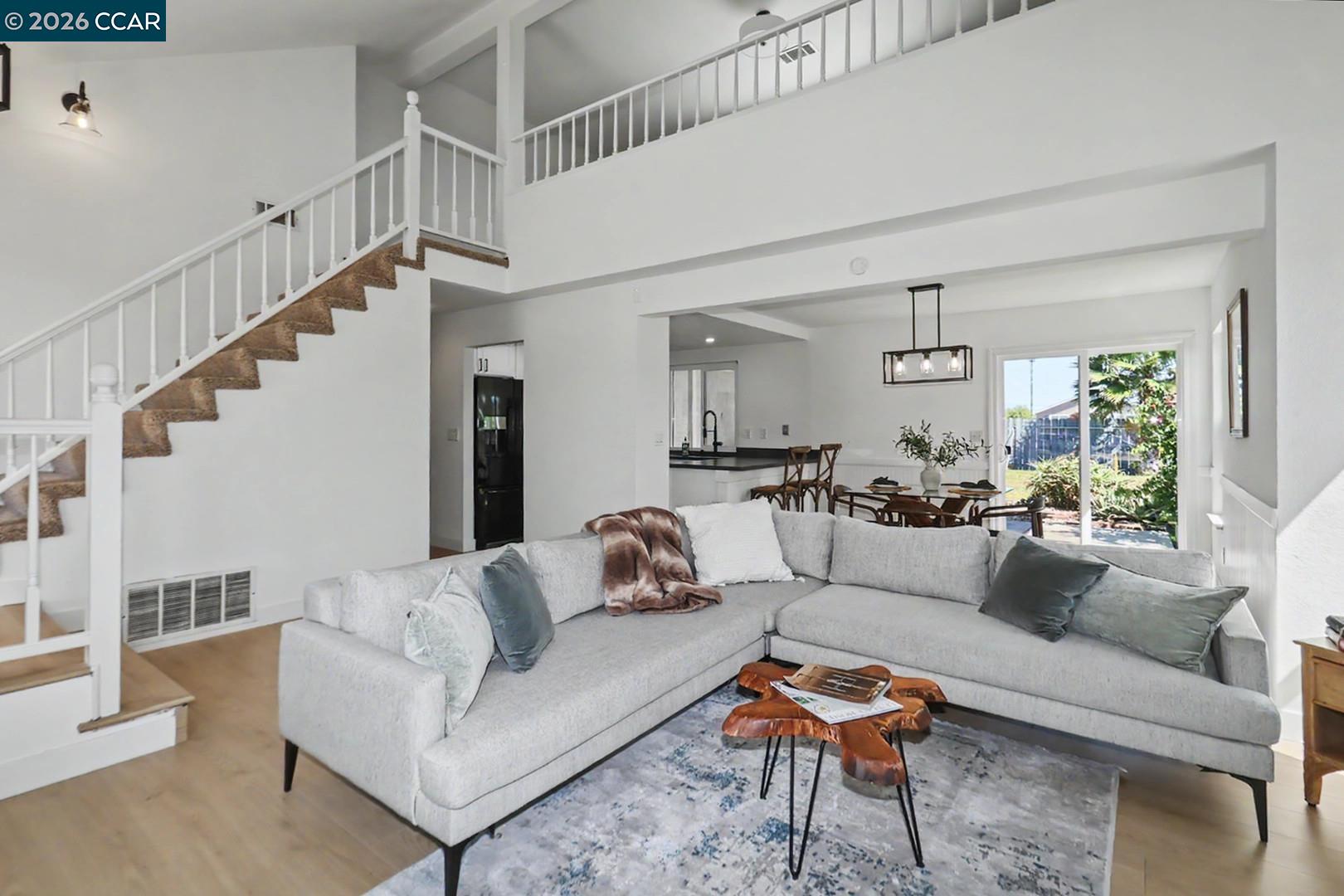 1940 Gateway Dr