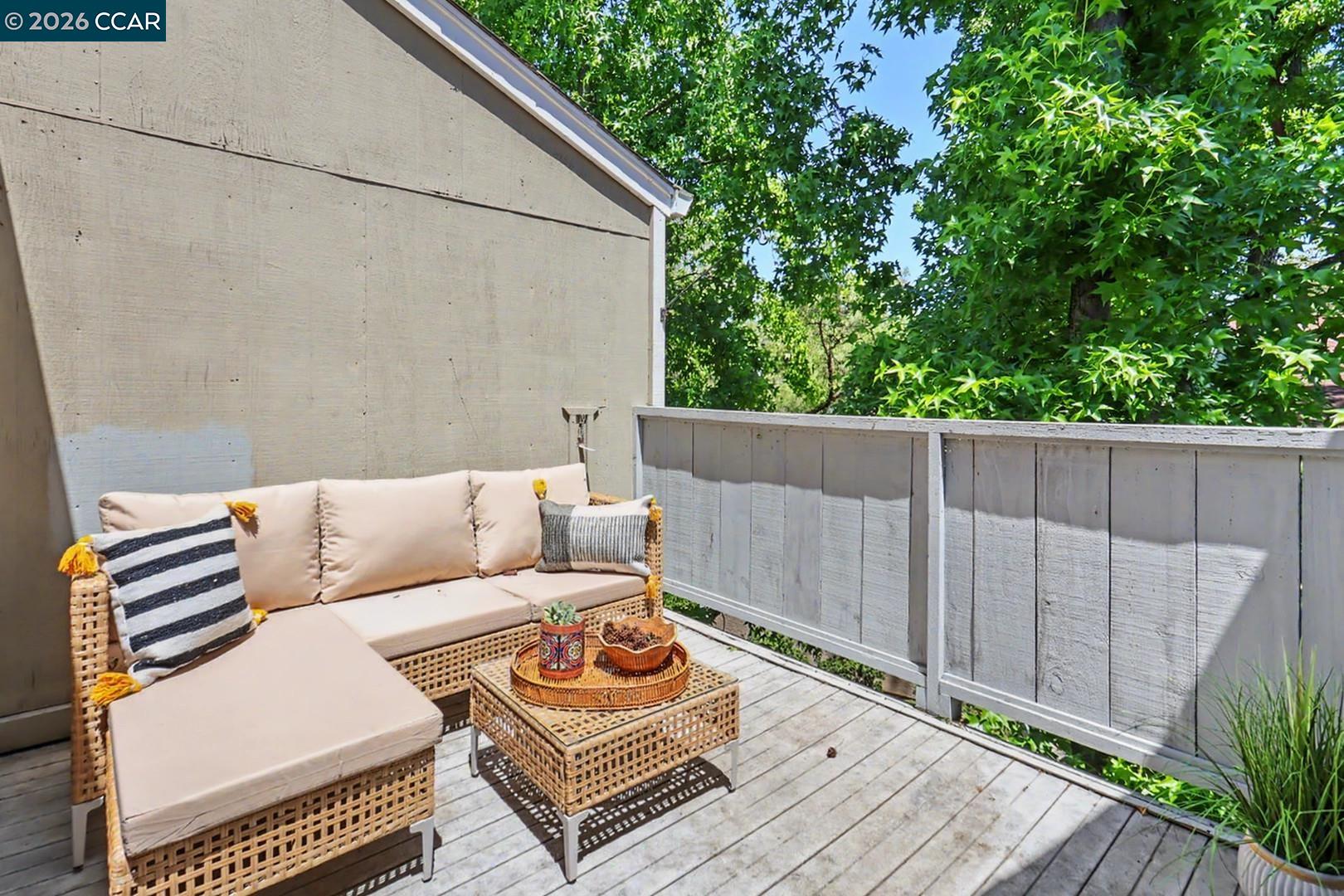 378 Camelback Rd