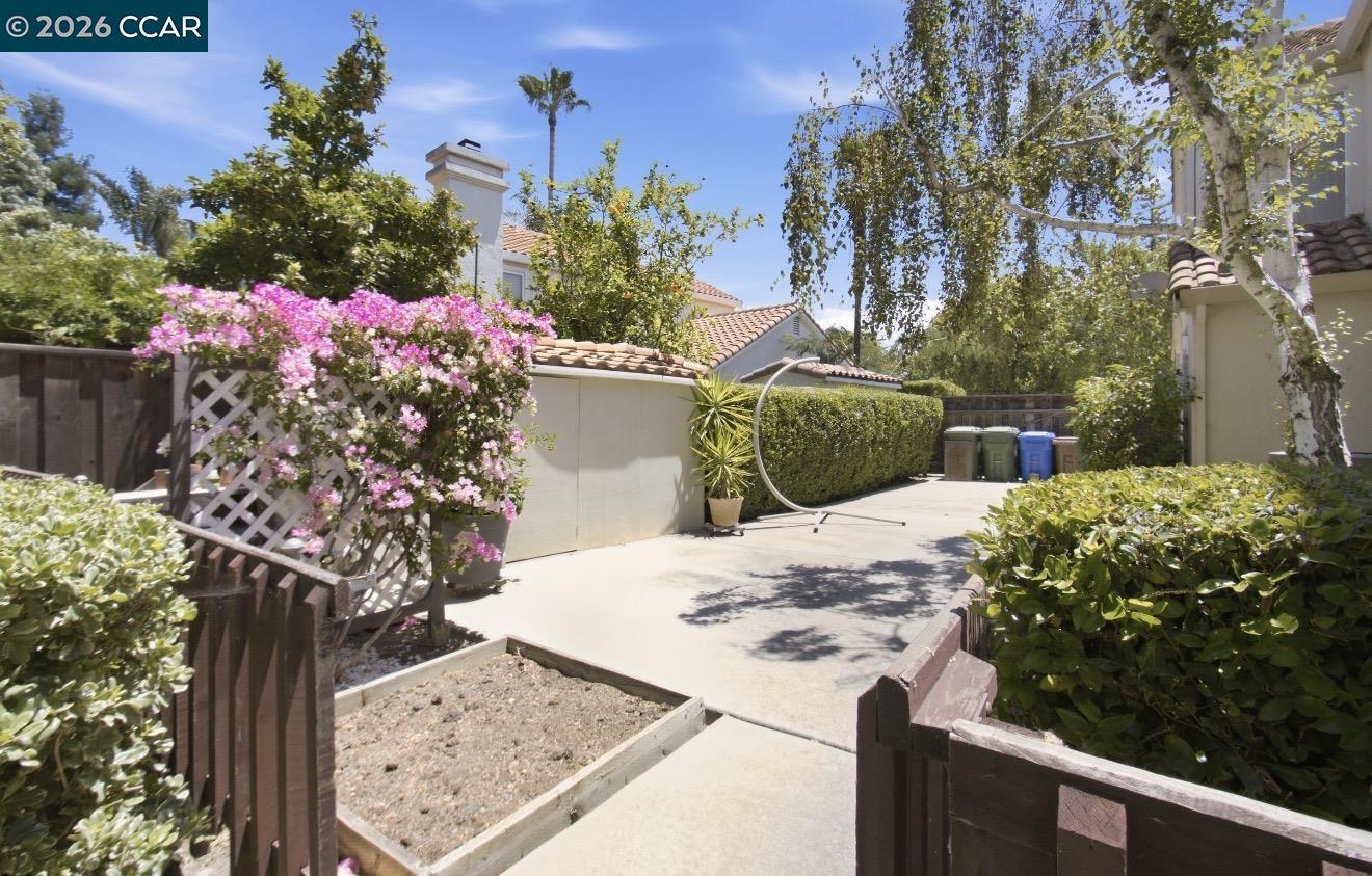 1395 Breakwater Way