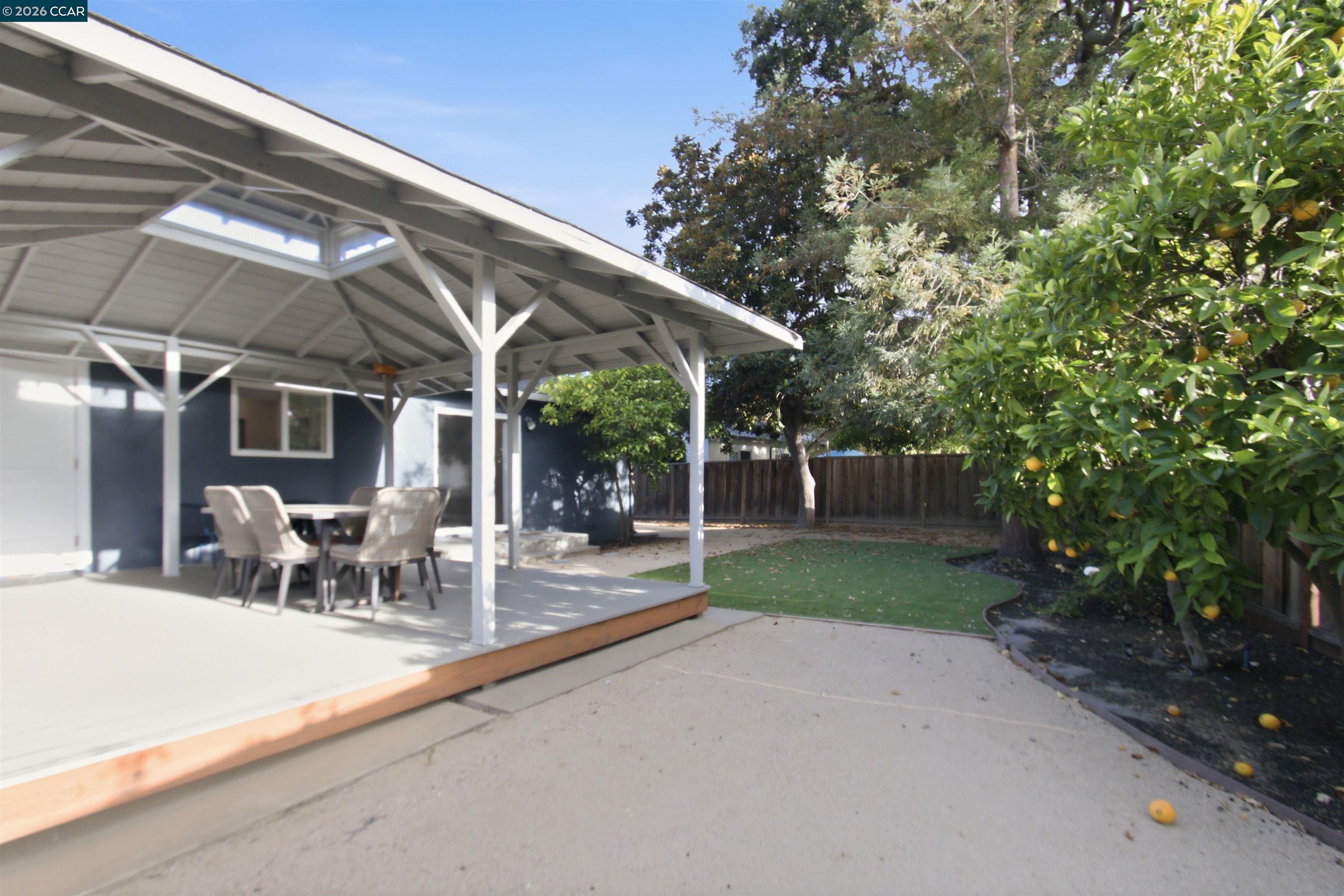 1412 Delaware Dr